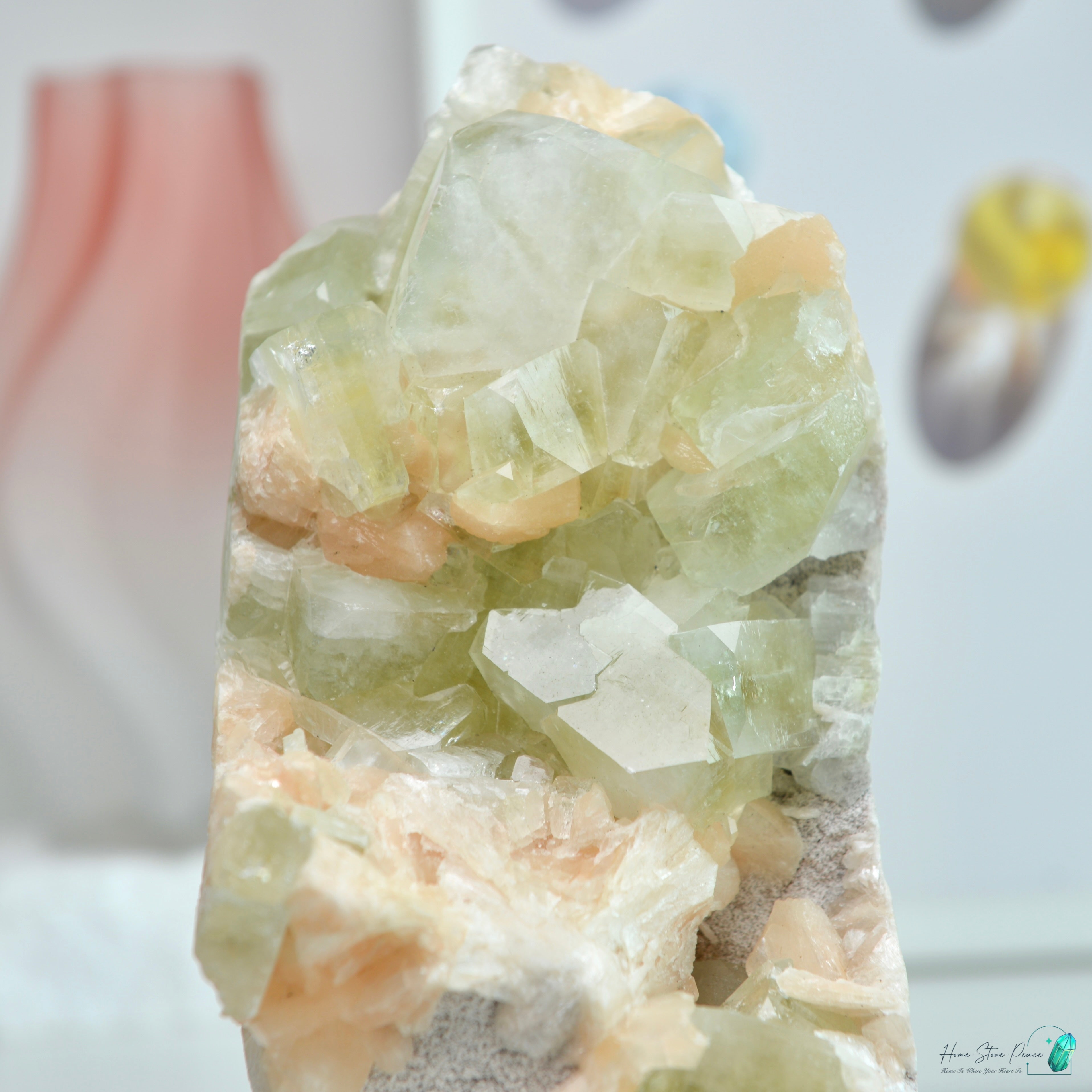精品印度大顆綠魚眼石橙輝沸石共生原石 Green Apophyllite with Peach Stilbite Cluster