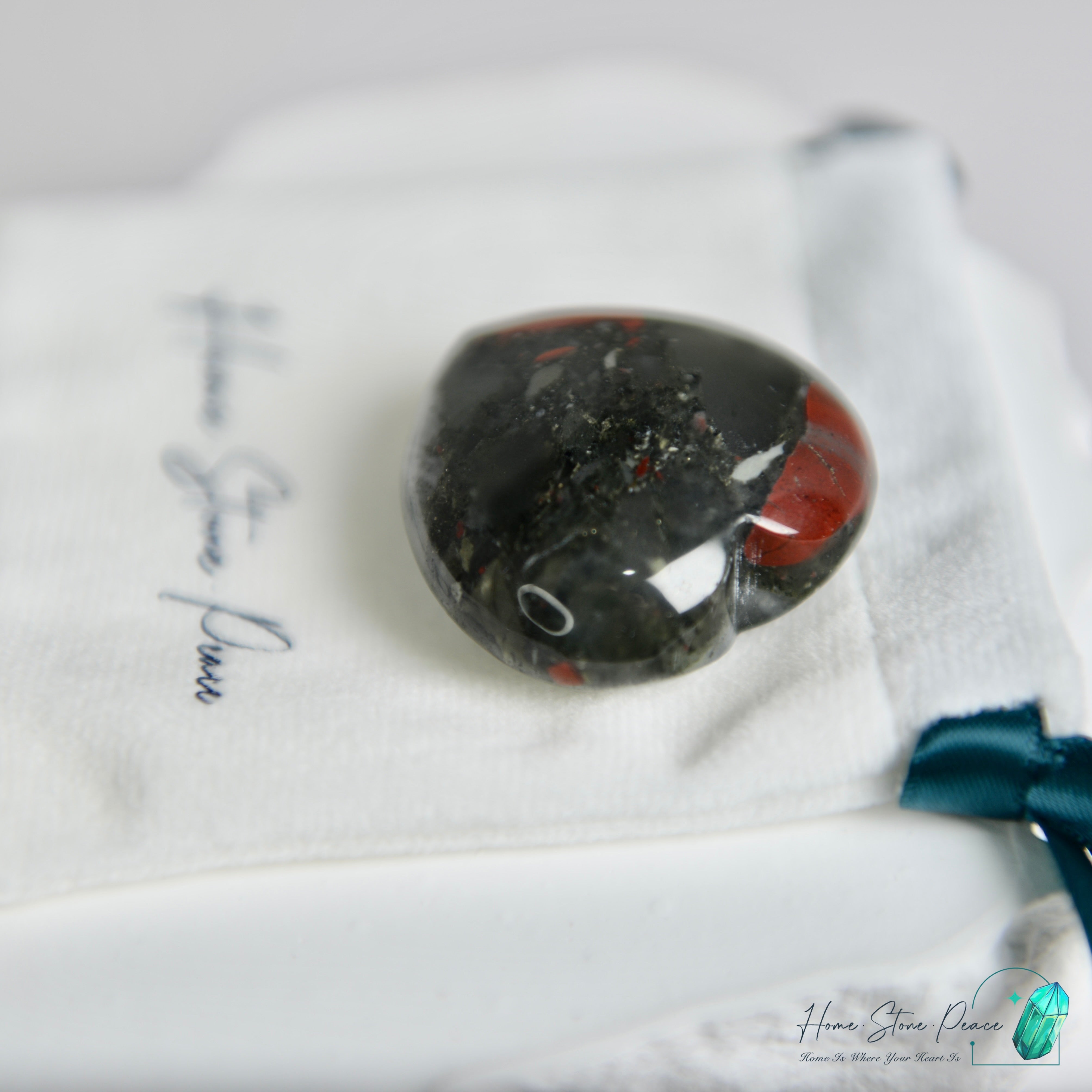 小血石心 Small Bloodstone Heart