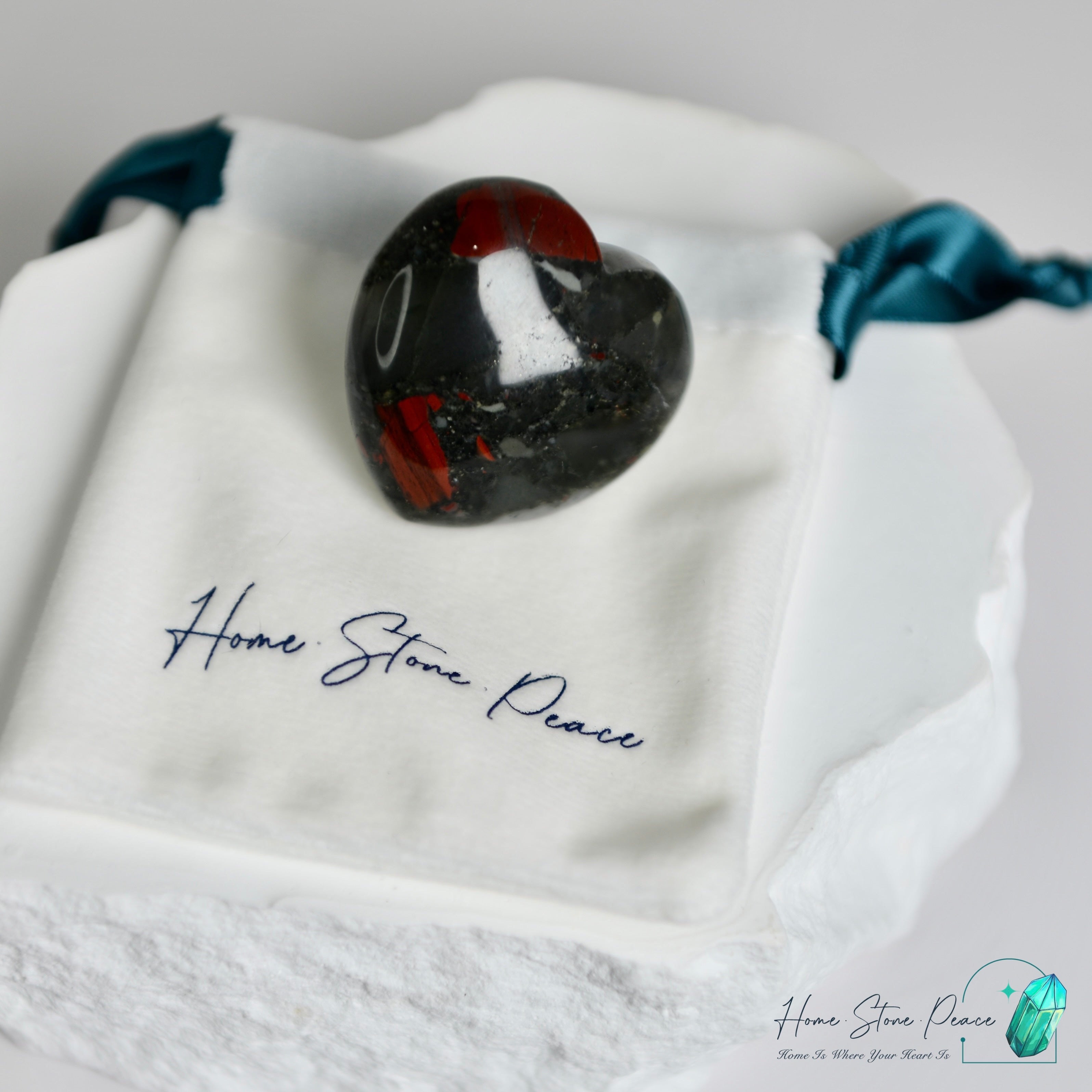 小血石心 Small Bloodstone Heart