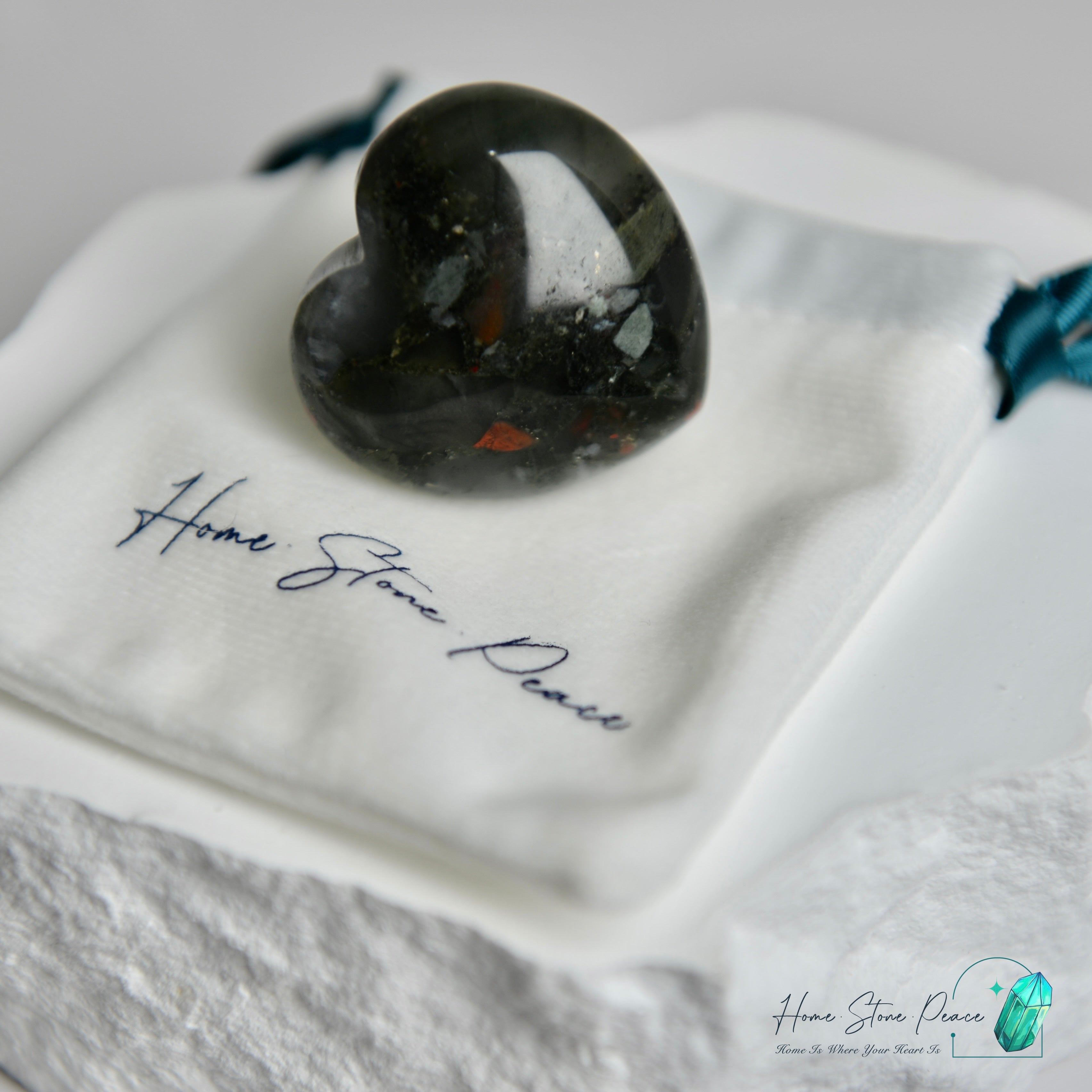 小血石心 Small Bloodstone Heart