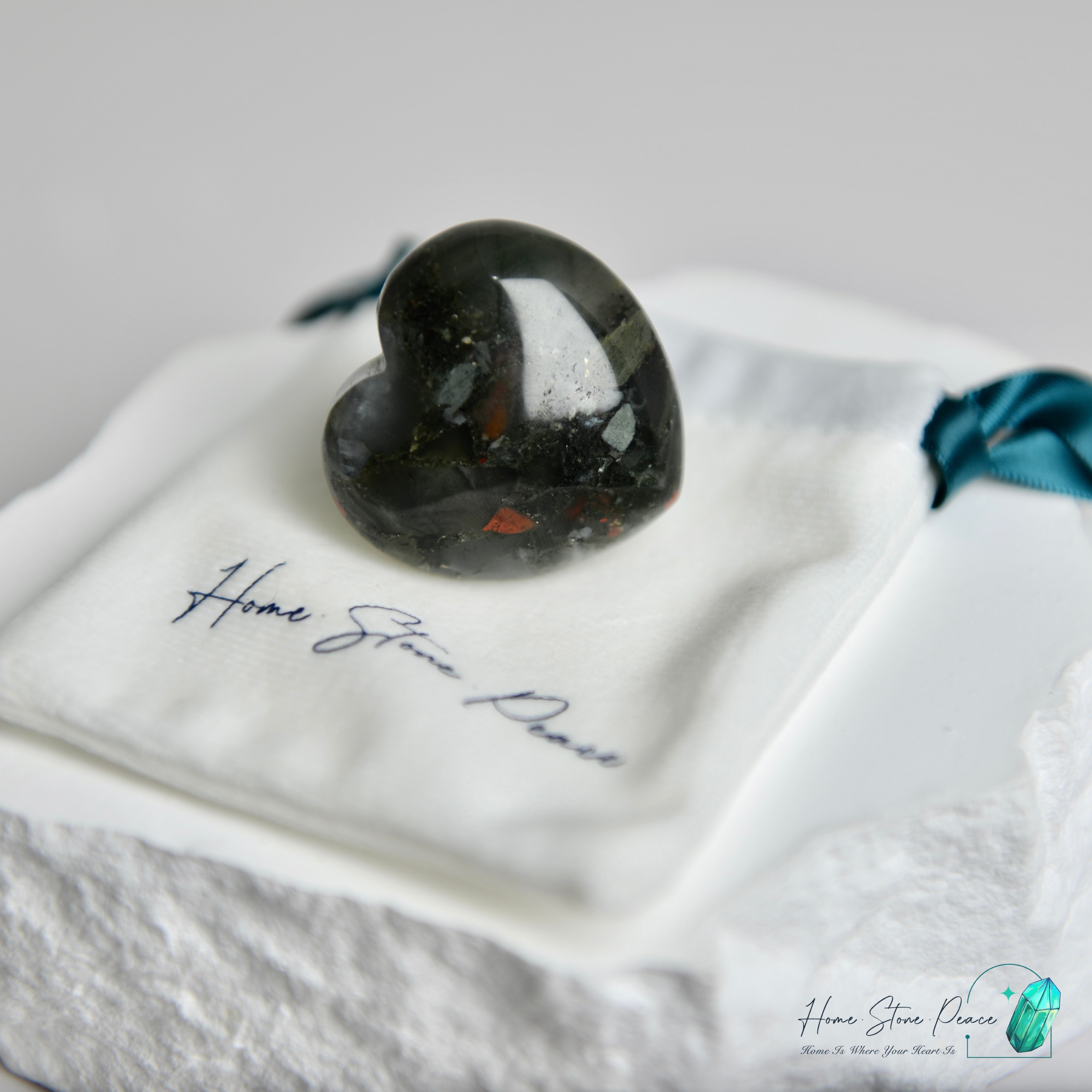 小血石心 Small Bloodstone Heart