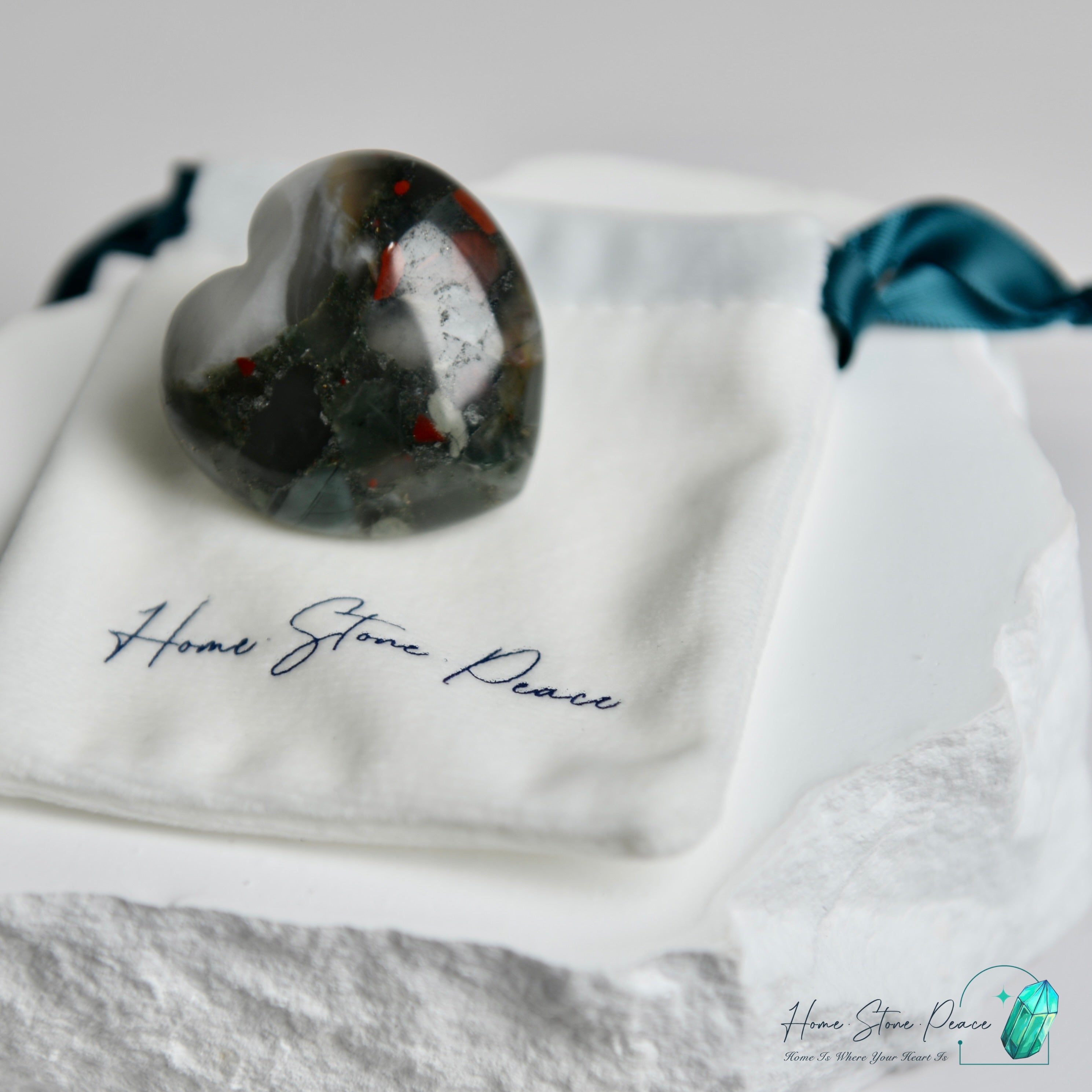 小血石心 Small Bloodstone Heart