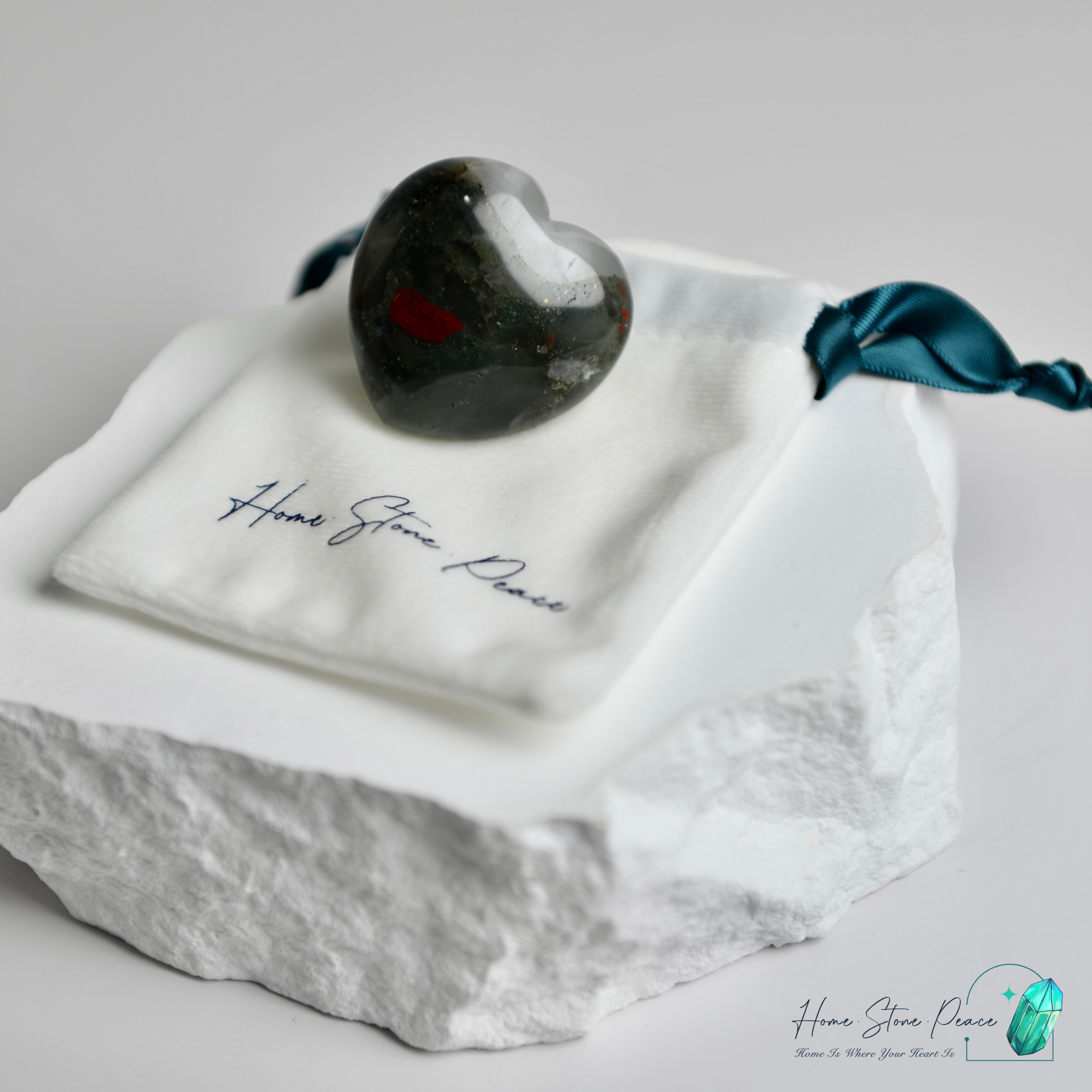 小血石心 Small Bloodstone Heart