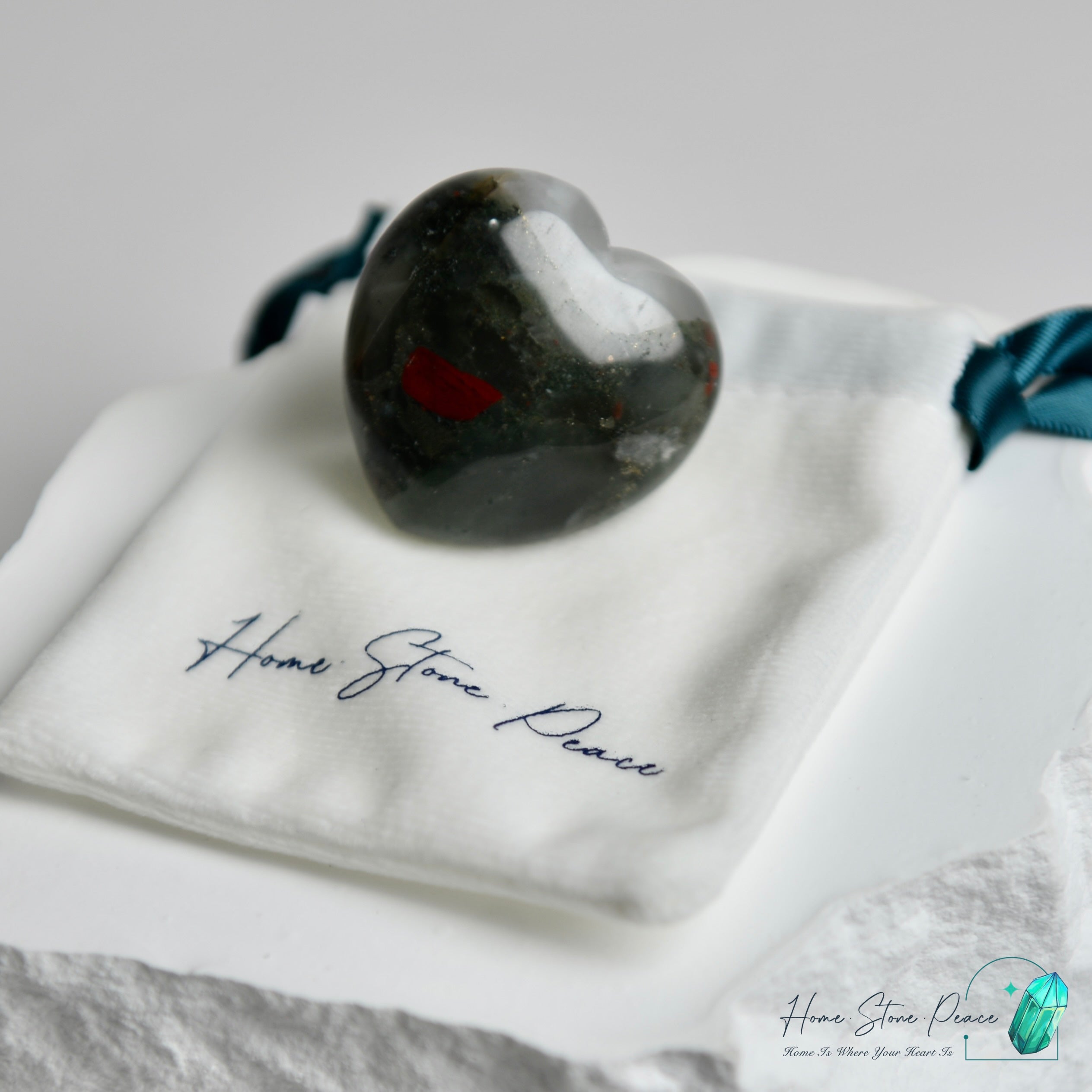 小血石心 Small Bloodstone Heart