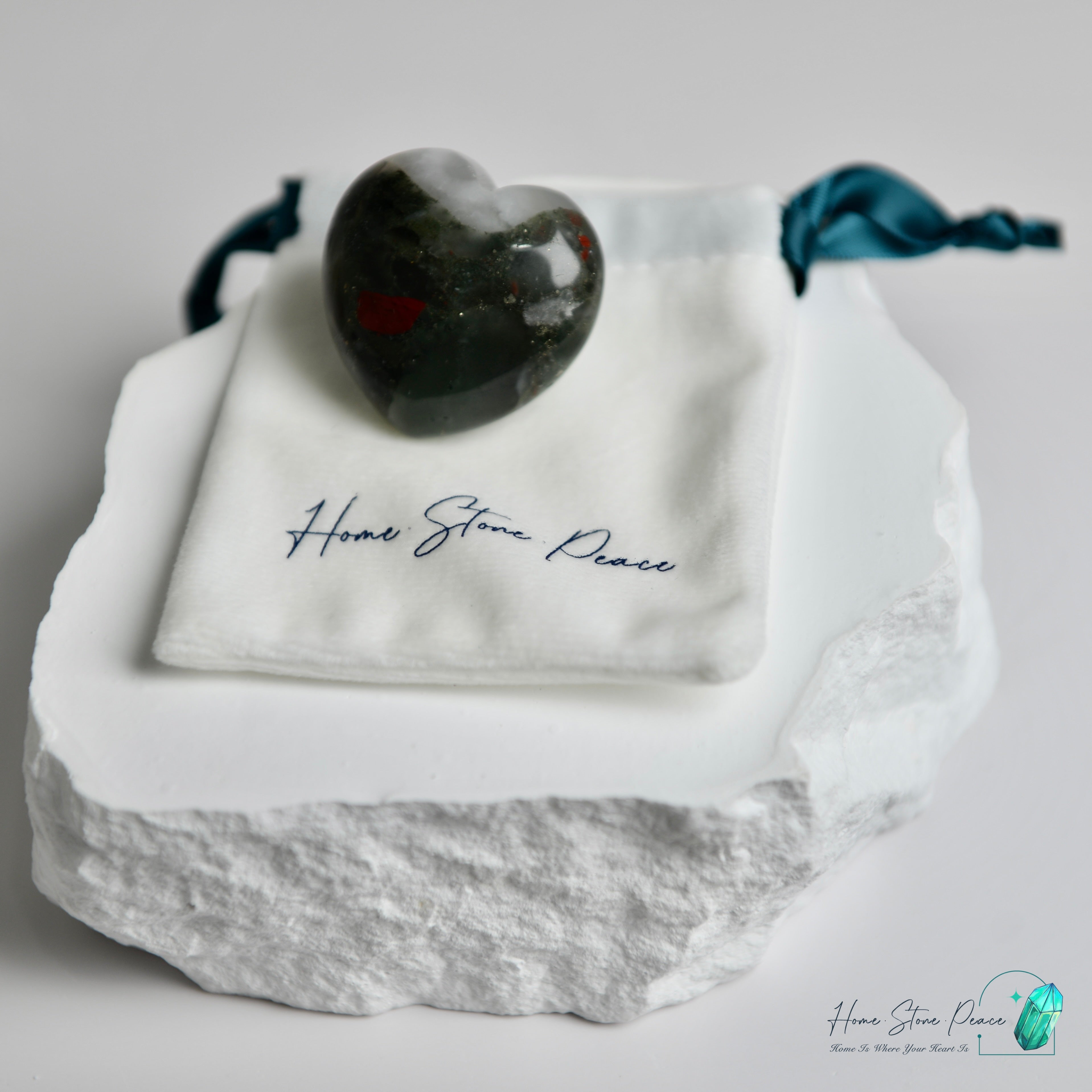 小血石心 Small Bloodstone Heart