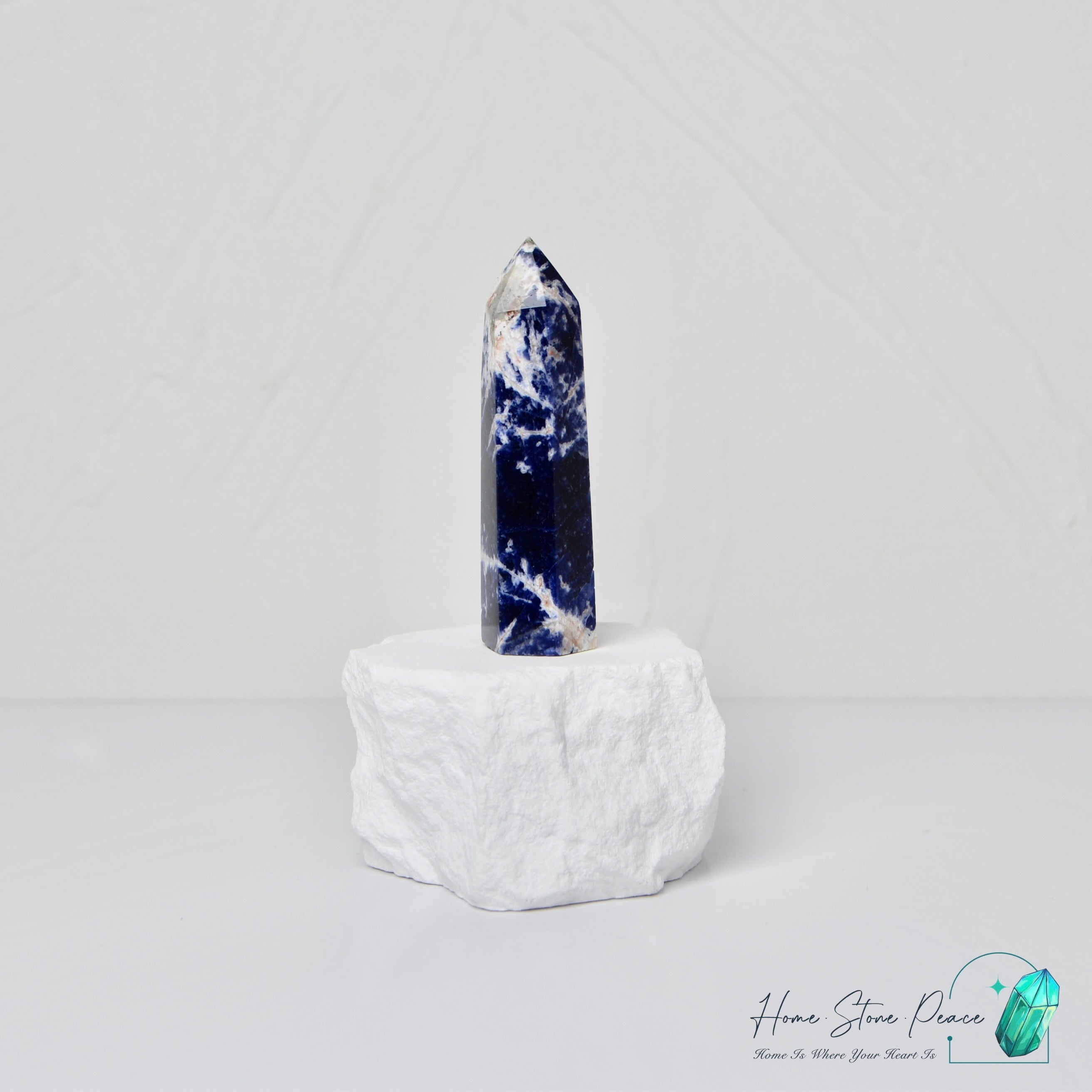 藍紋石柱 Sodalite Tower