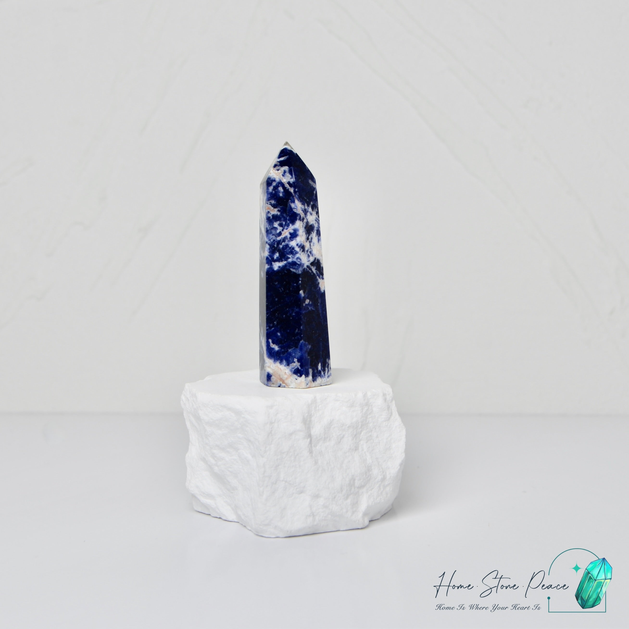 藍紋石柱 Sodalite Tower