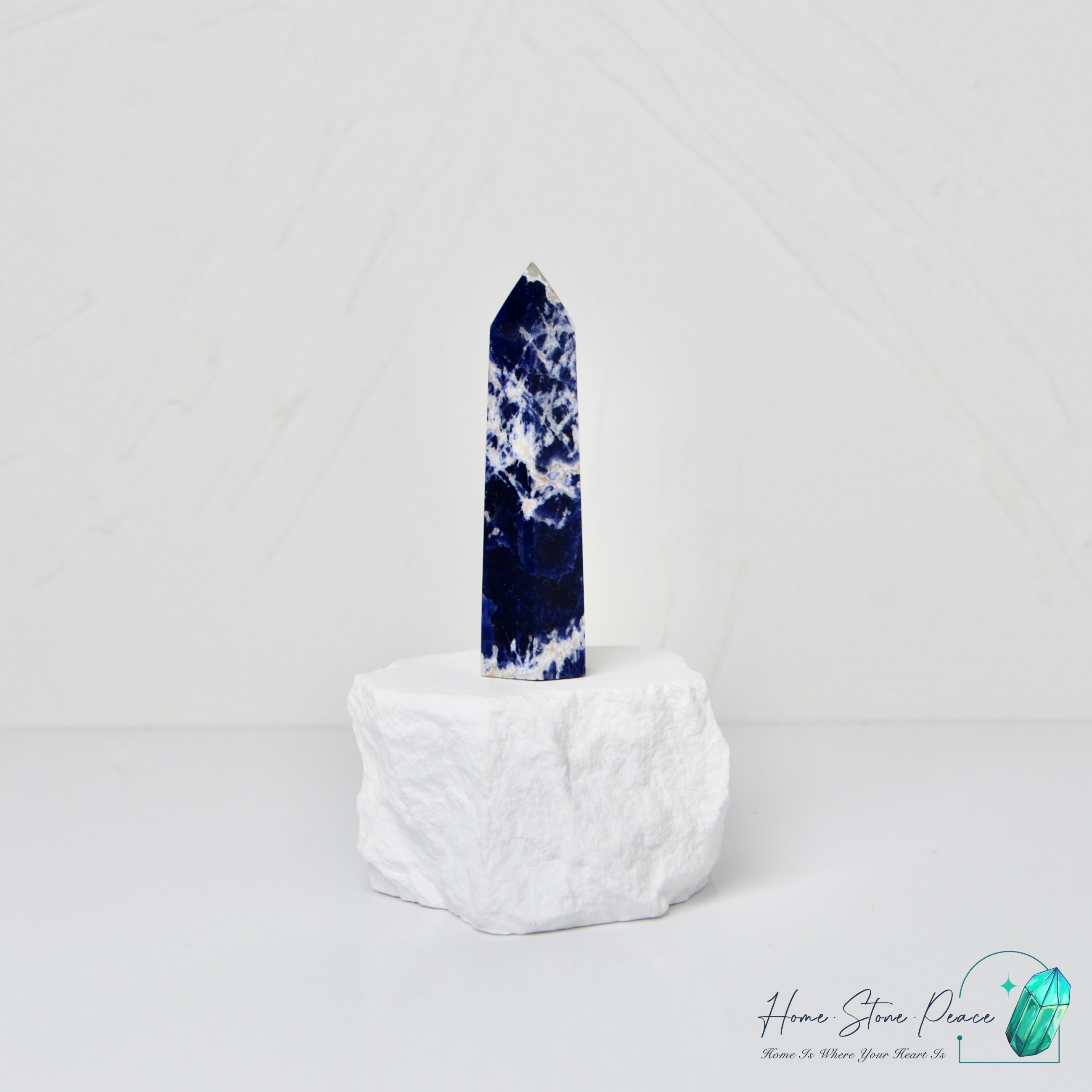 藍紋石柱 Sodalite Tower