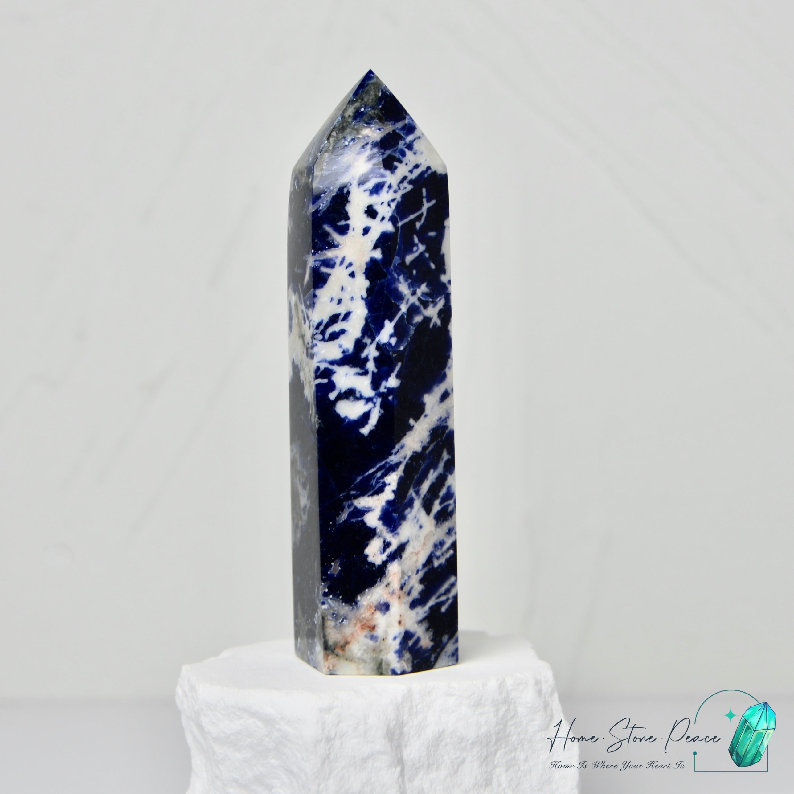 藍紋石柱 Sodalite Tower