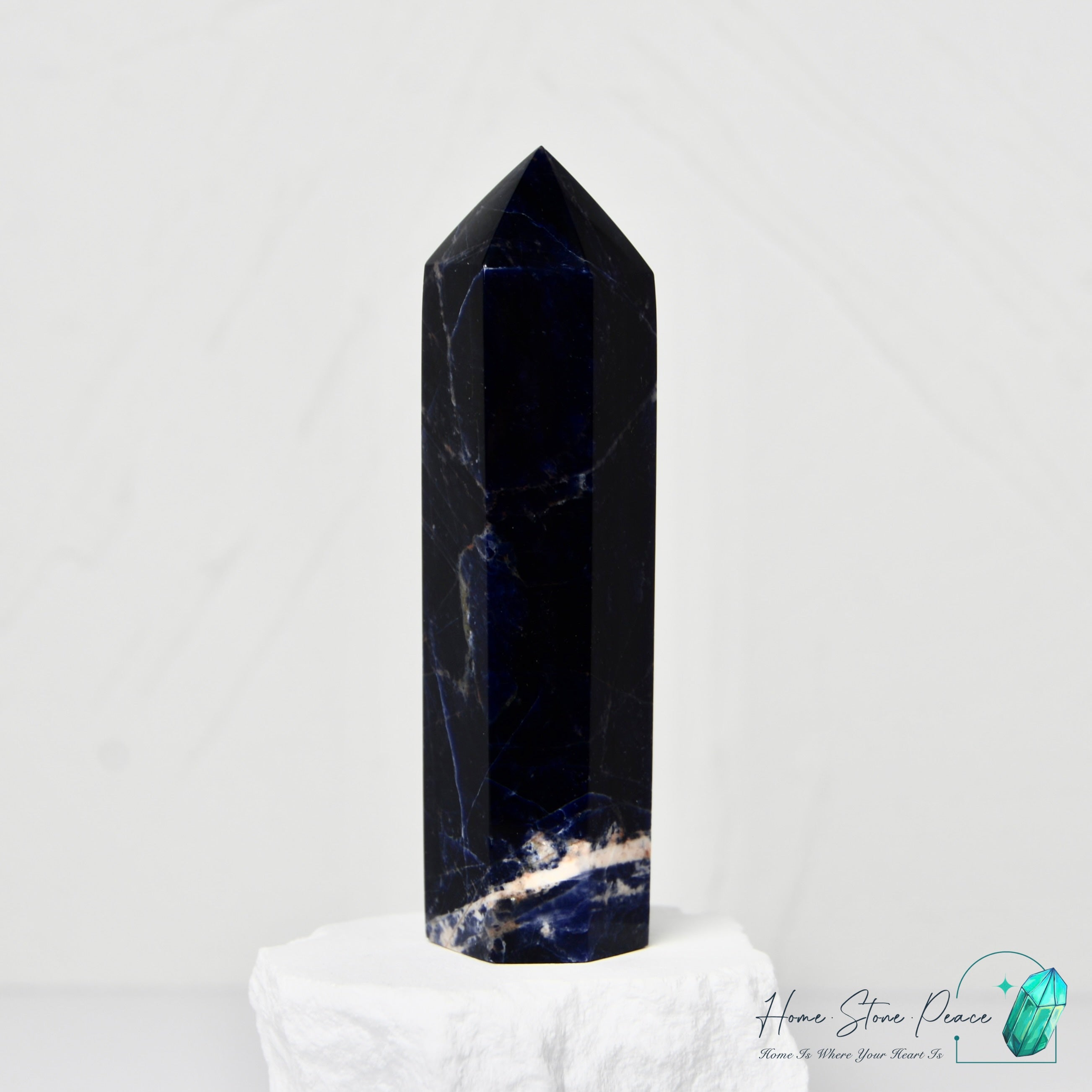 藍紋石柱 Sodalite Tower