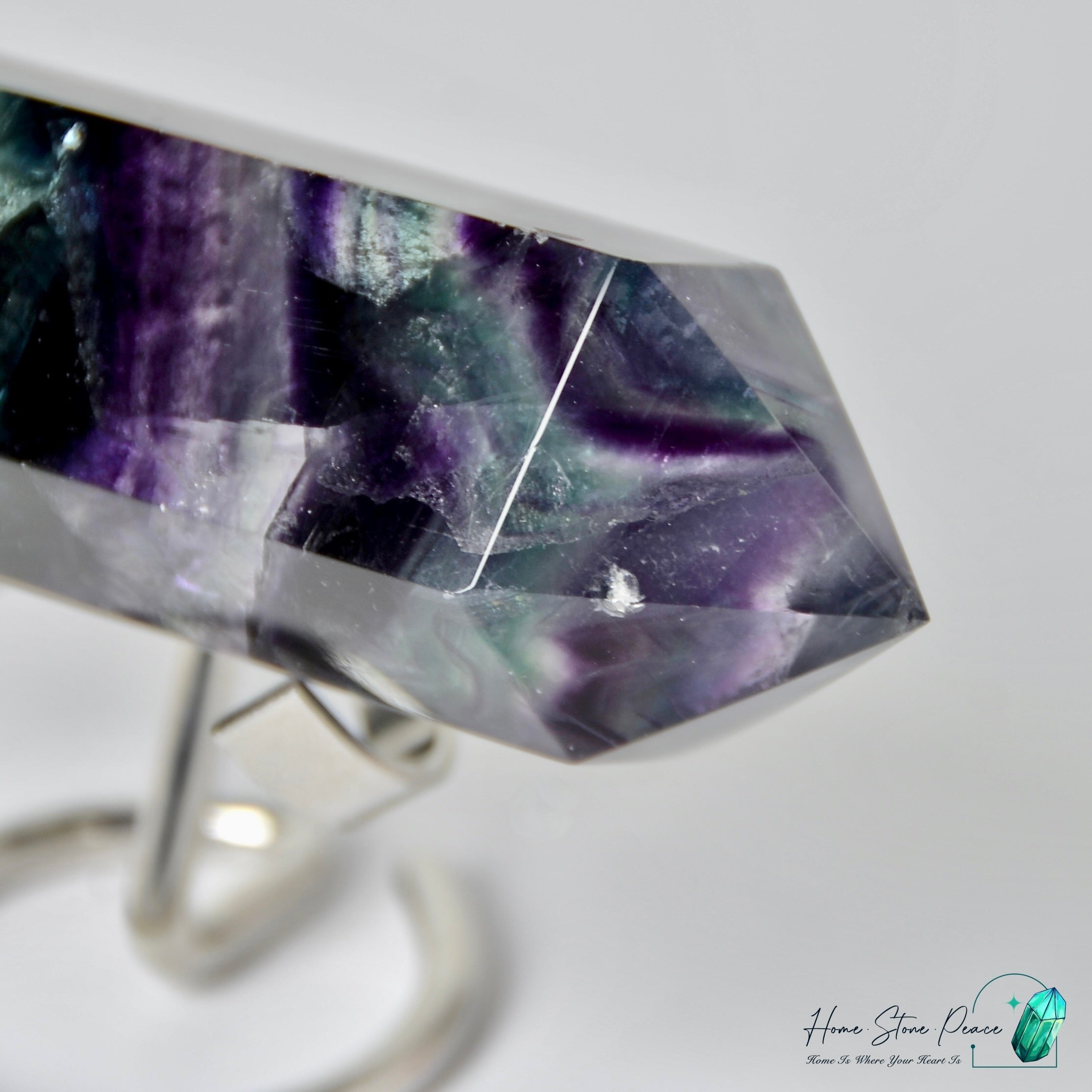 雙尖彩虹螢石柱 Double Terminated Fluorite Tower with Rainbows
