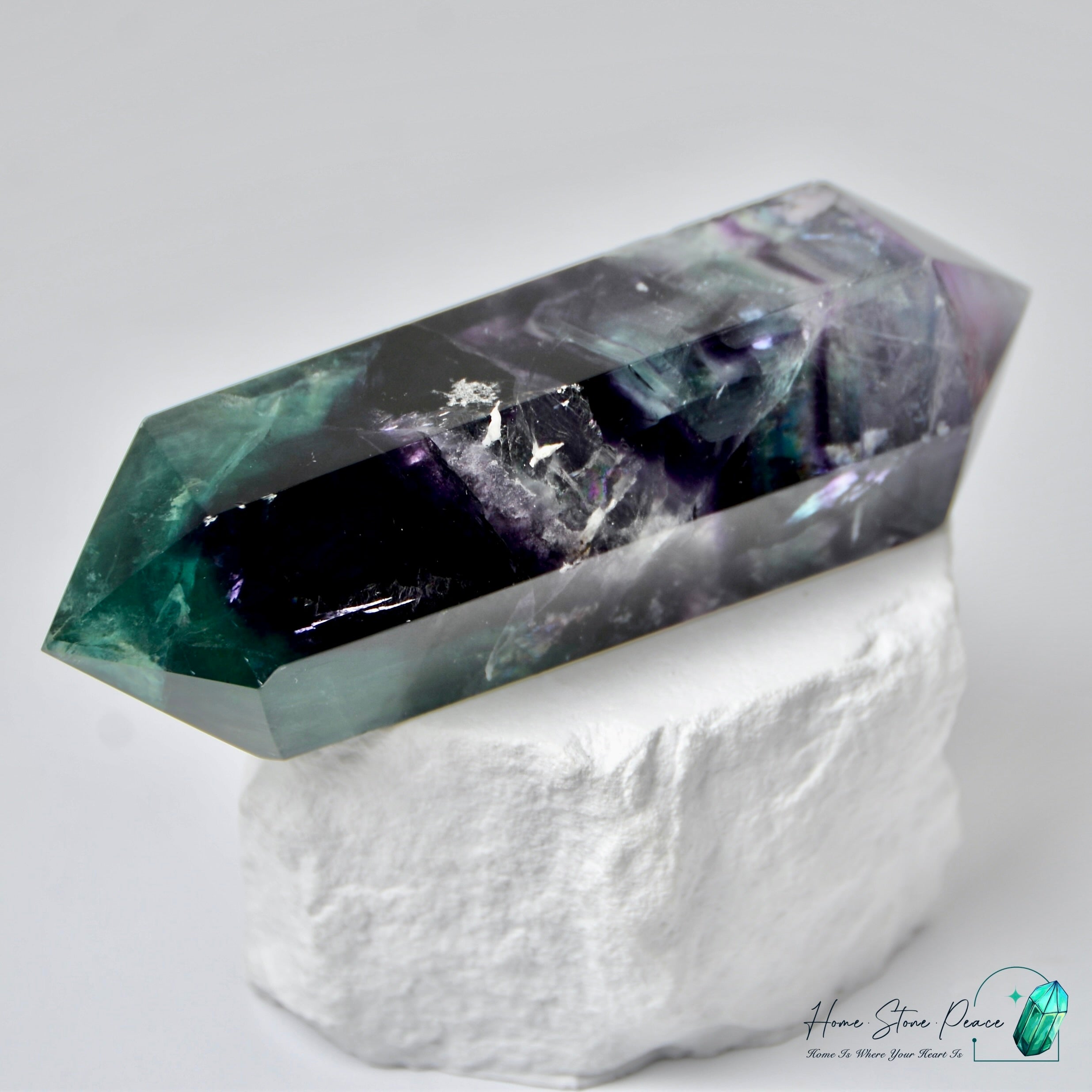雙尖彩虹螢石柱 Double Terminated Fluorite Tower with Rainbows