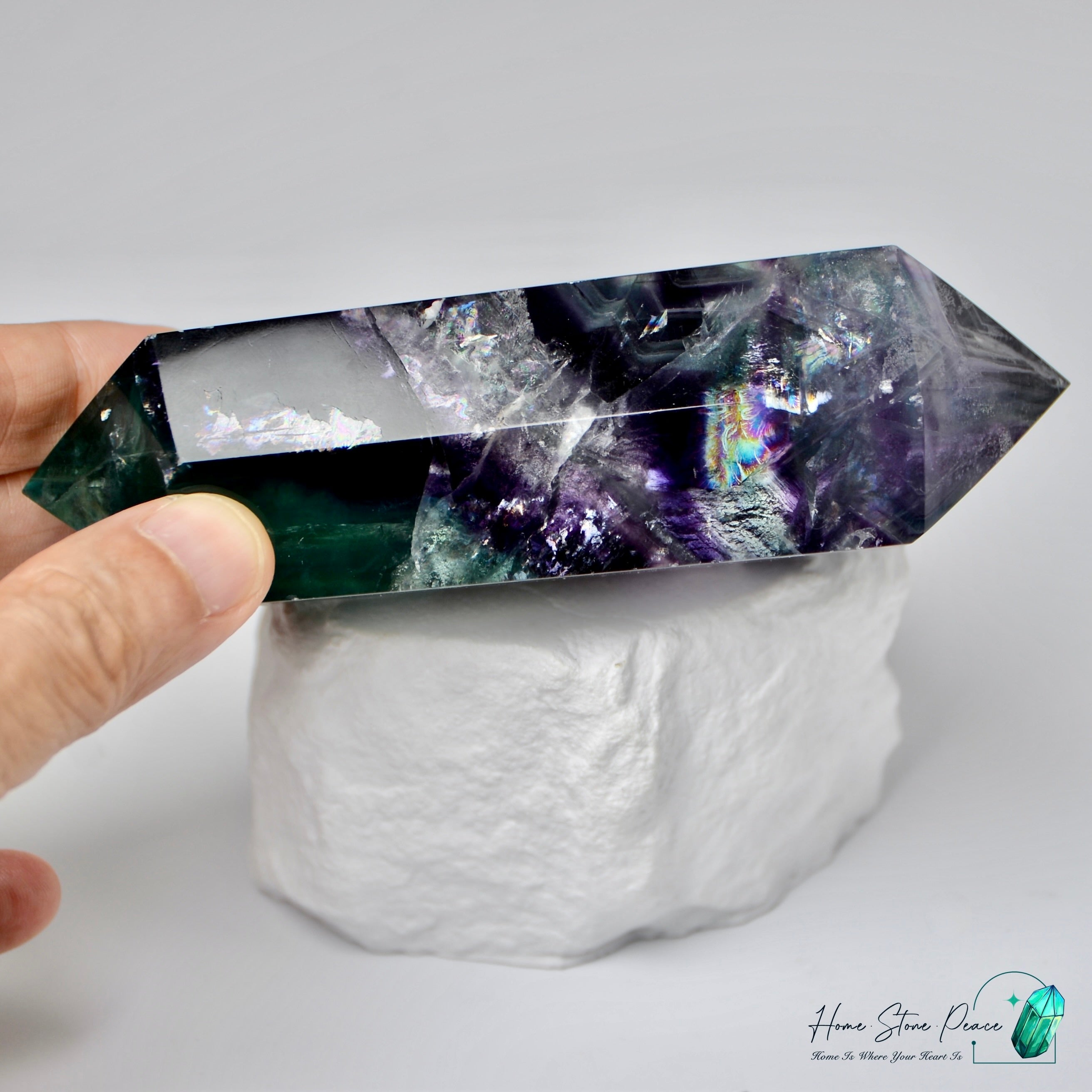 雙尖彩虹螢石柱 Double Terminated Fluorite Tower with Rainbows