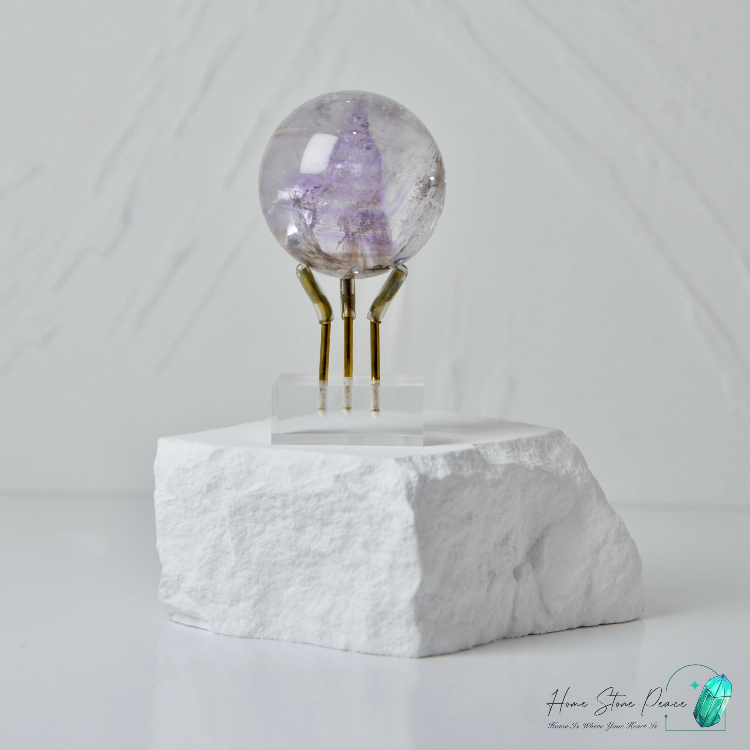 紫骸骨黃泥水晶球 Skeletal Amethyst Sphere with Yellow Mud Inclusion
