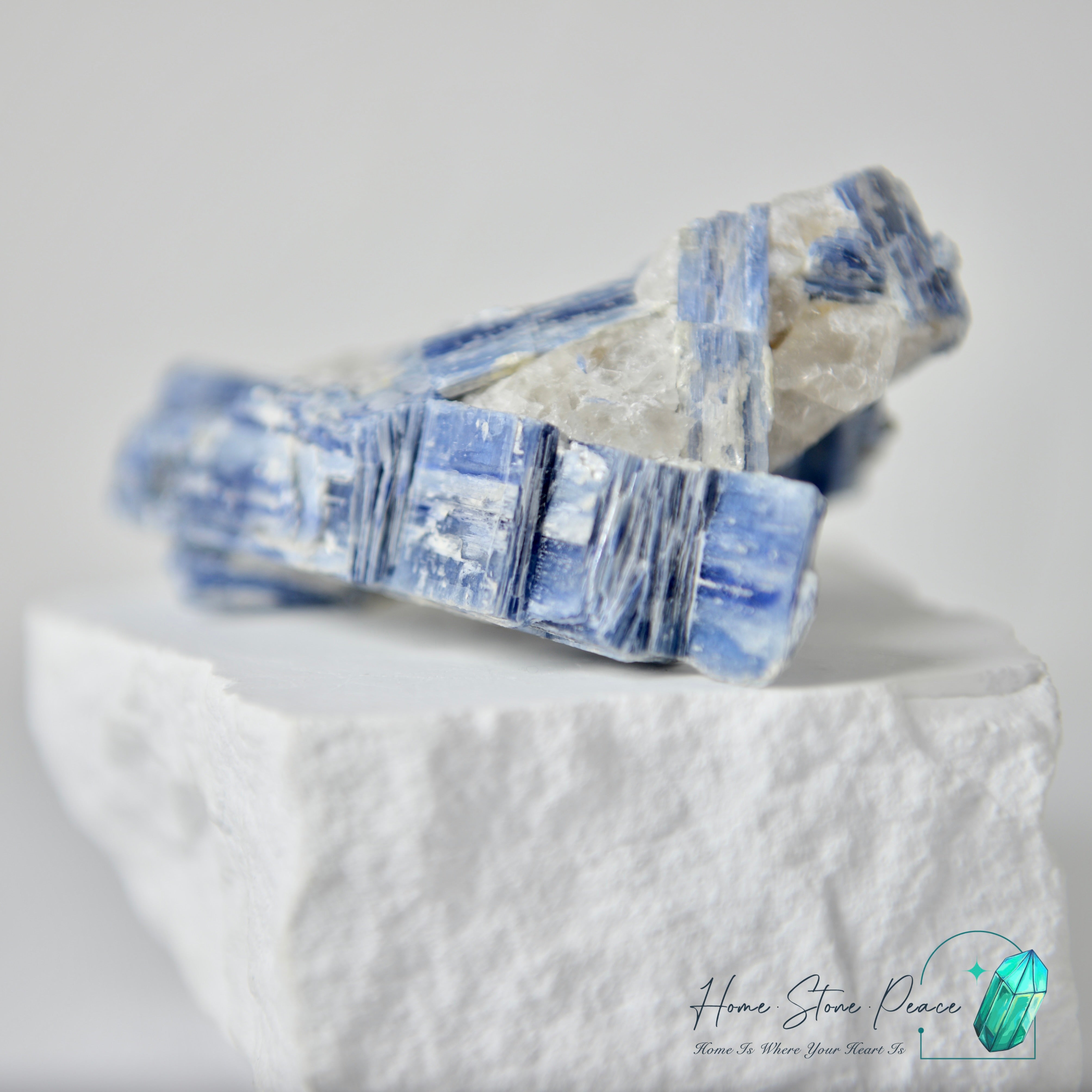 藍晶石原石塊 Blue Kyanite Cluster