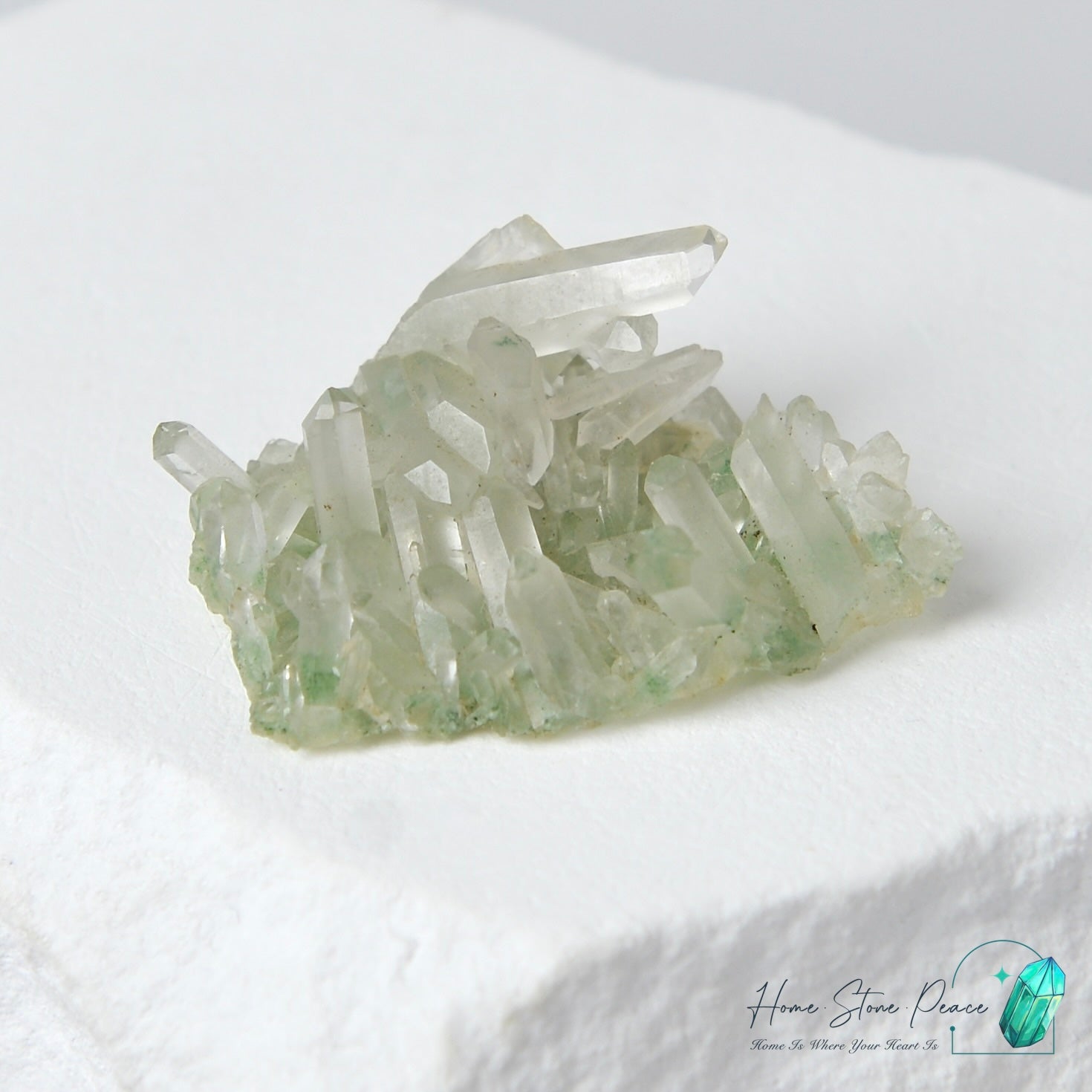 馬達加斯加翠幽靈晶簇 Madagascar Emerald Phantom Cluster
