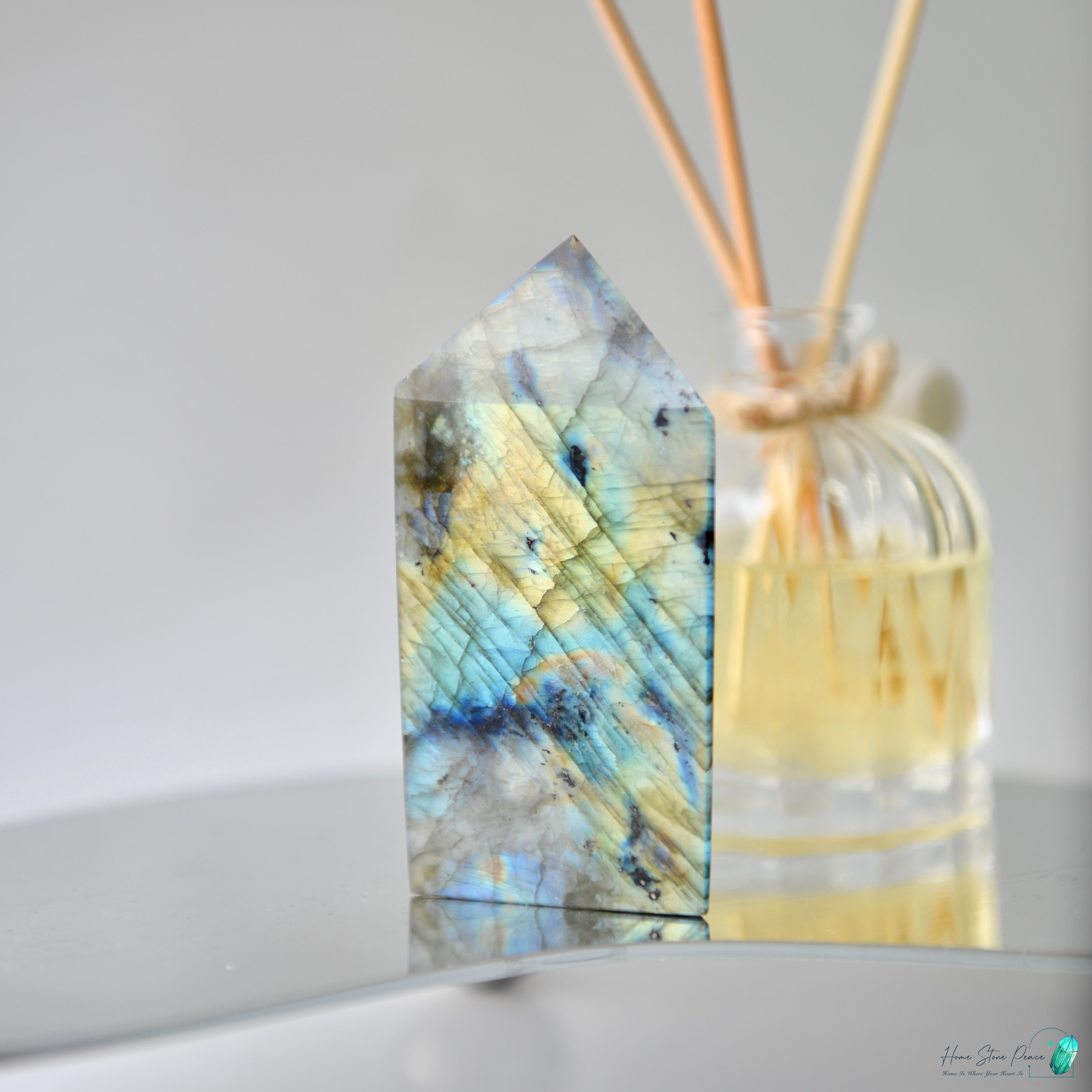 拉長石柱 Labradorite Tower