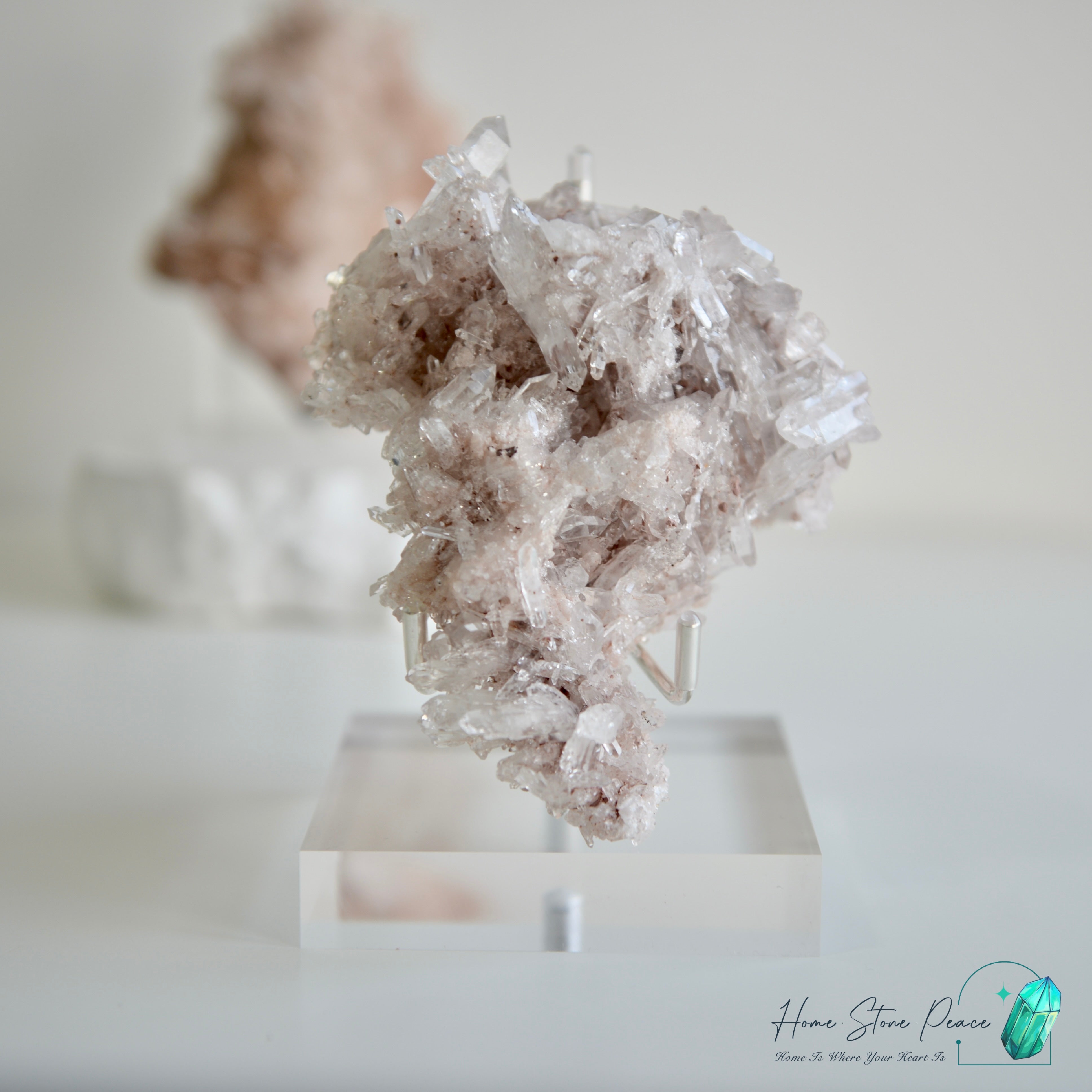哥倫比亞粉紅雷姆利亞縫合水晶簇 Columbian Pink Lemurian Quartz Cluster with Faden Quartz