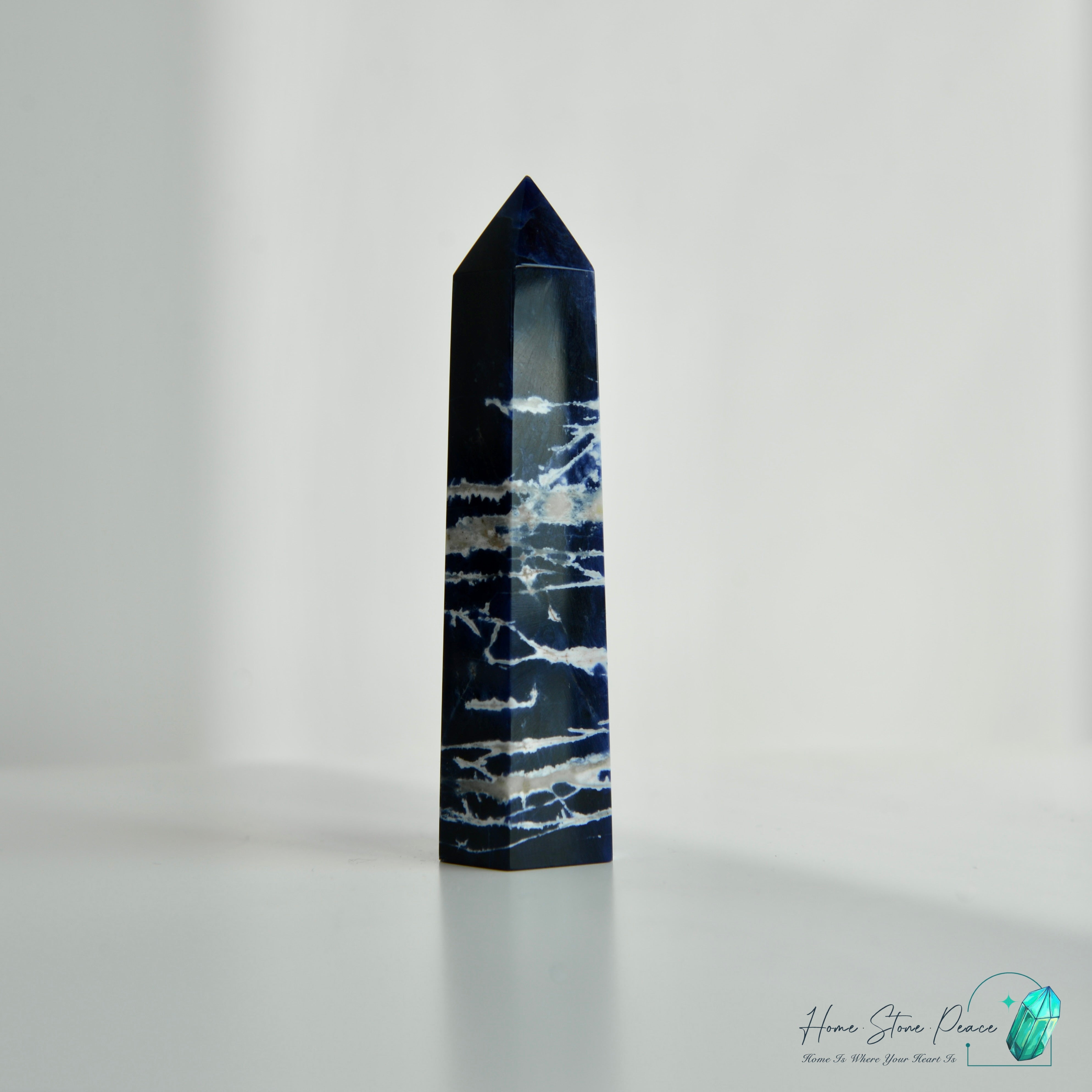 藍紋石柱 Sodalite Tower