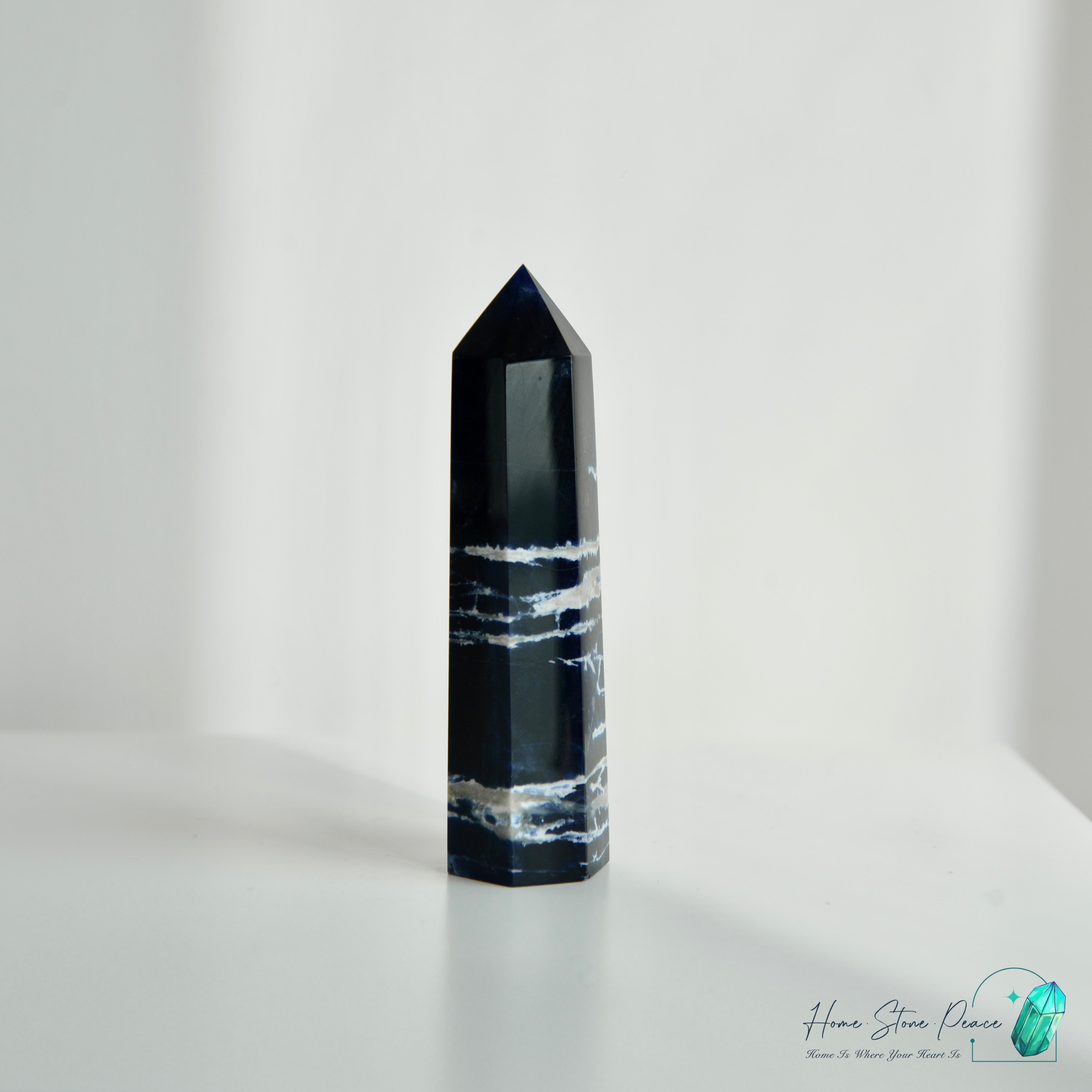 藍紋石柱 Sodalite Tower