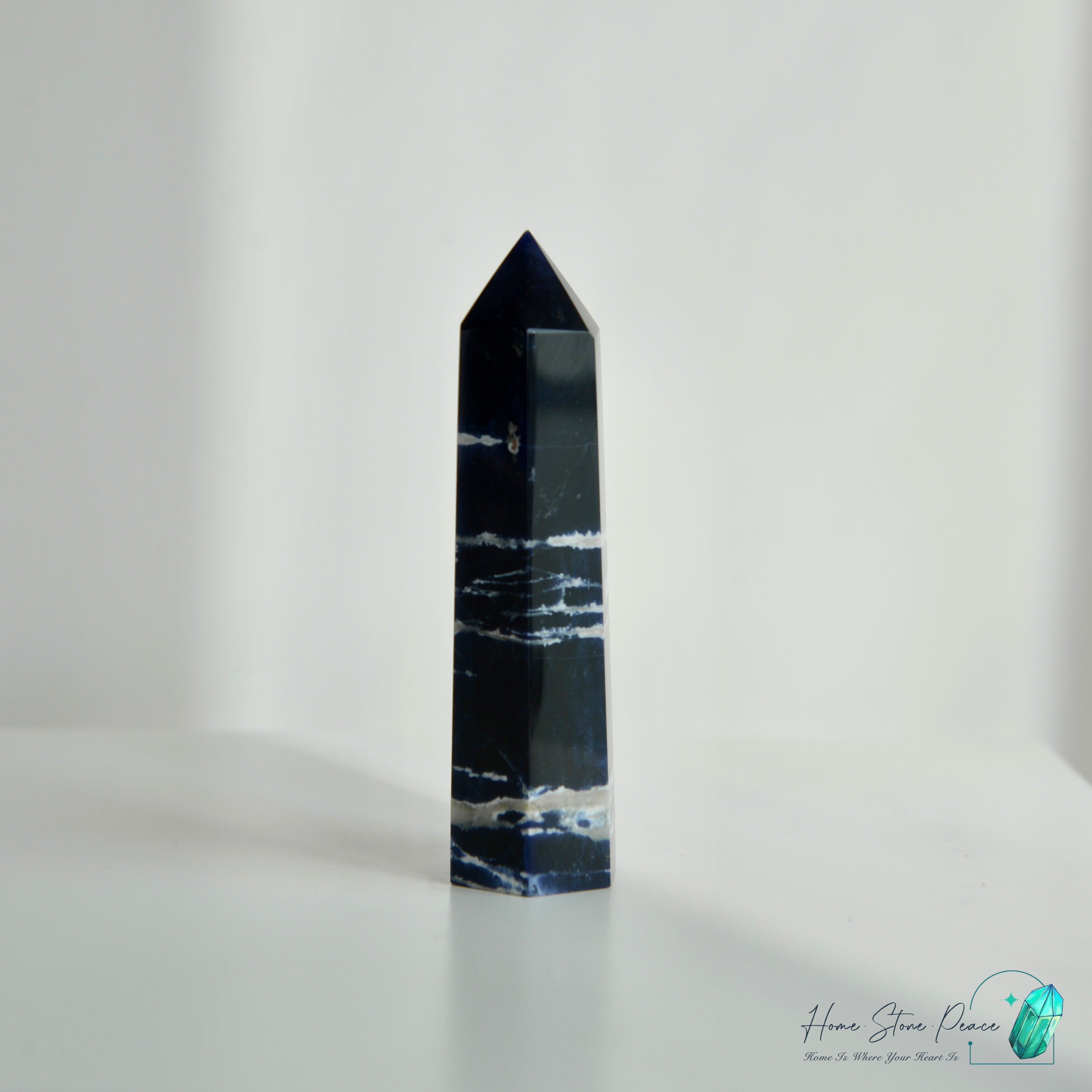藍紋石柱 Sodalite Tower