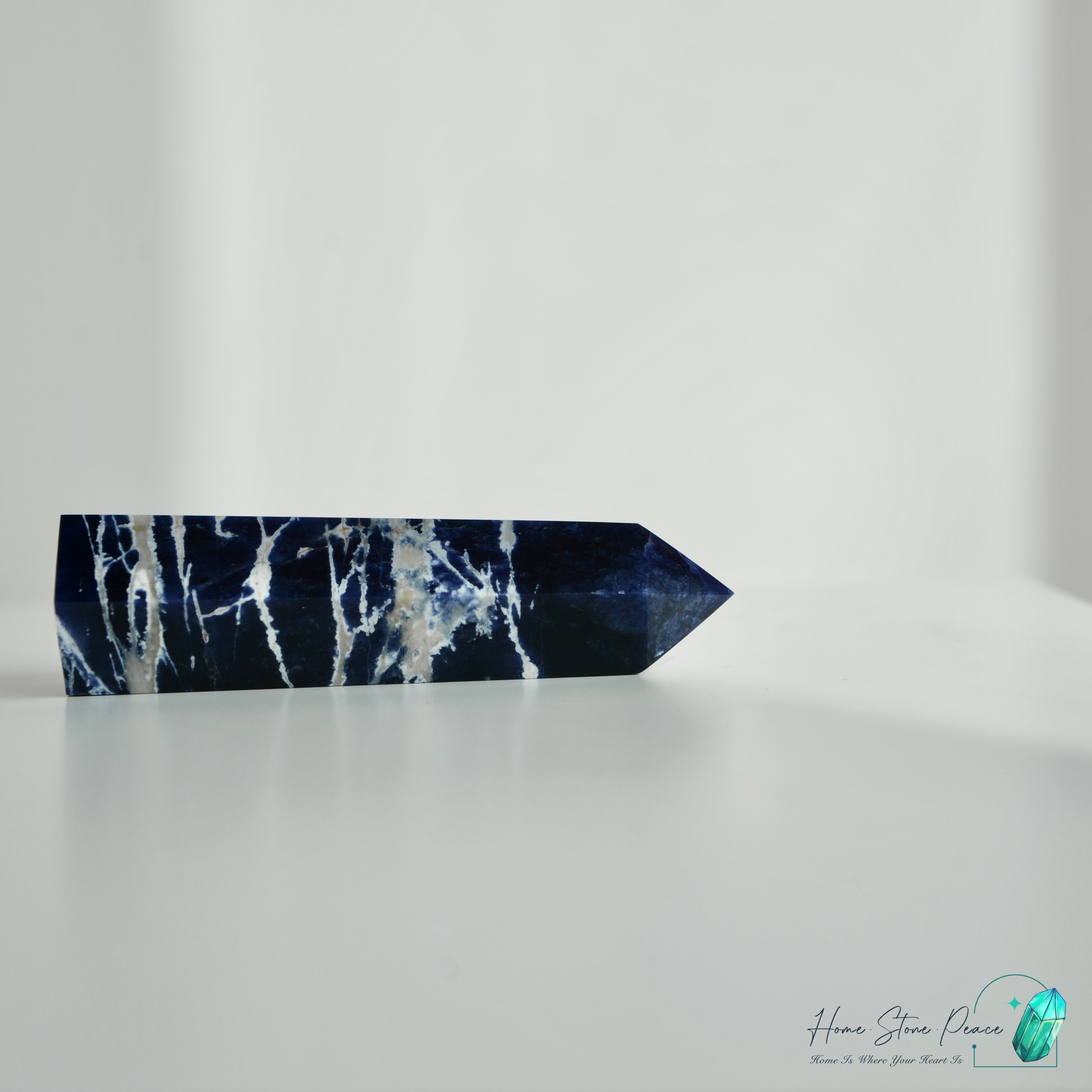 藍紋石柱 Sodalite Tower
