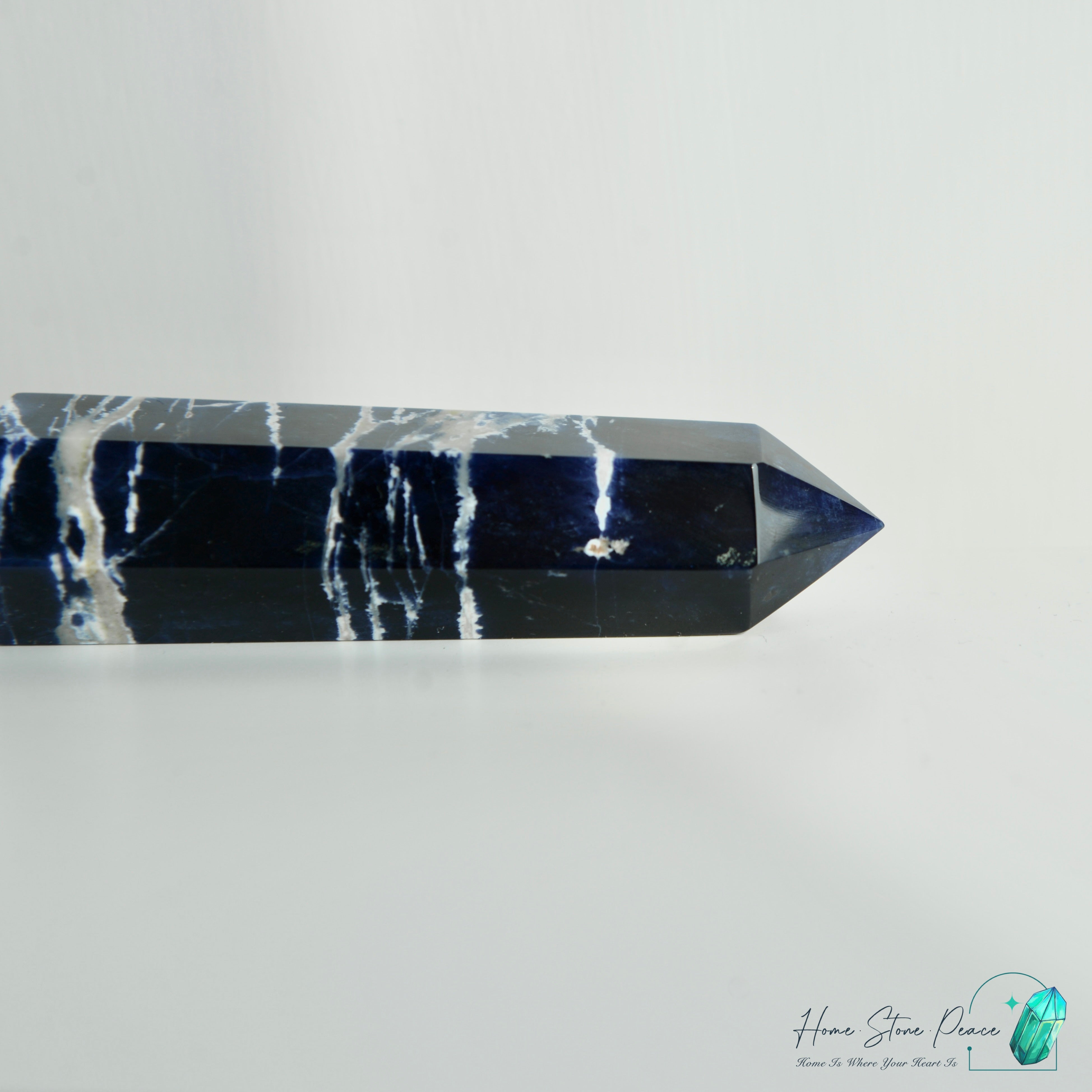 藍紋石柱 Sodalite Tower