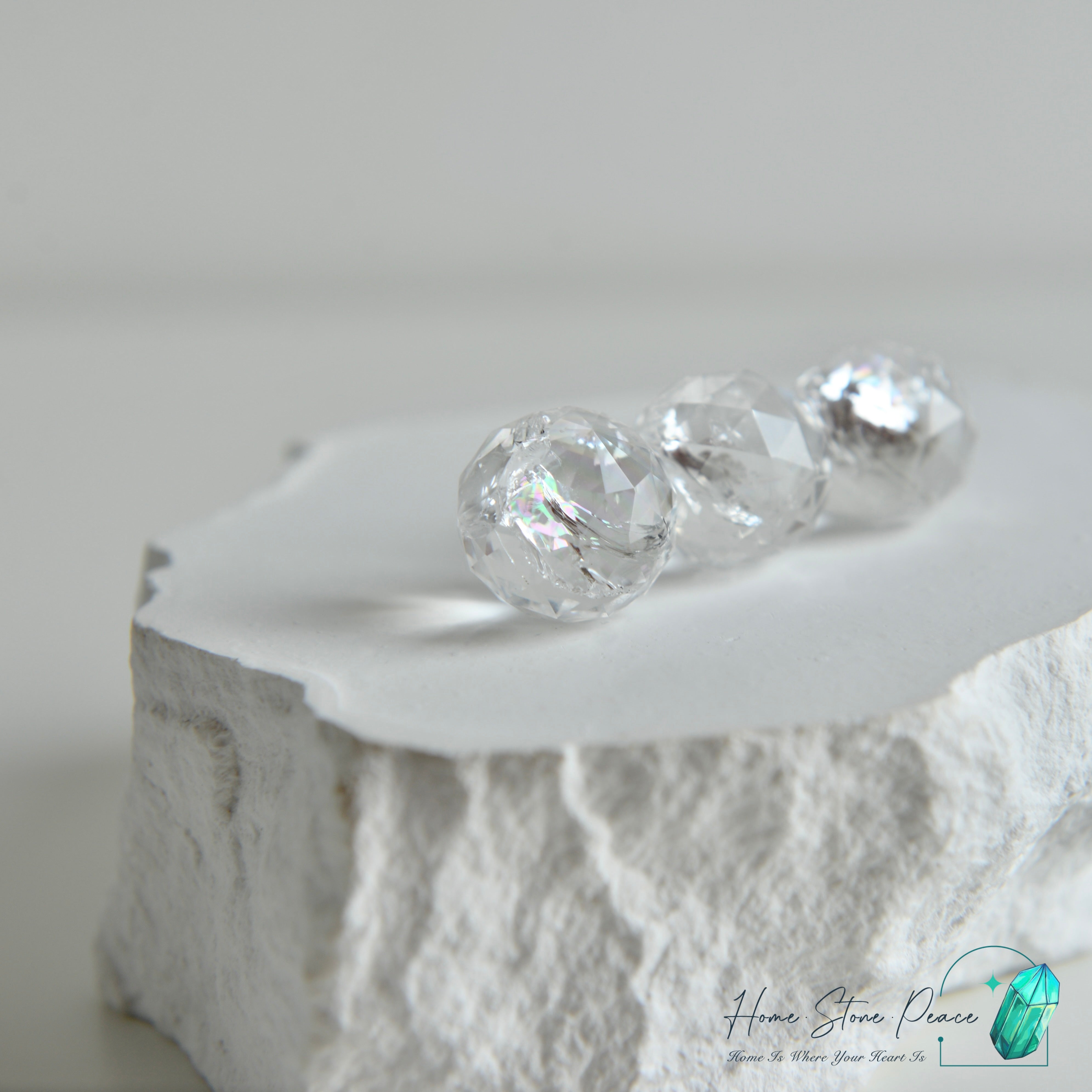 多面彩虹白水晶小球 Mini Faceted Clear Quartz Ball with Rainbows
