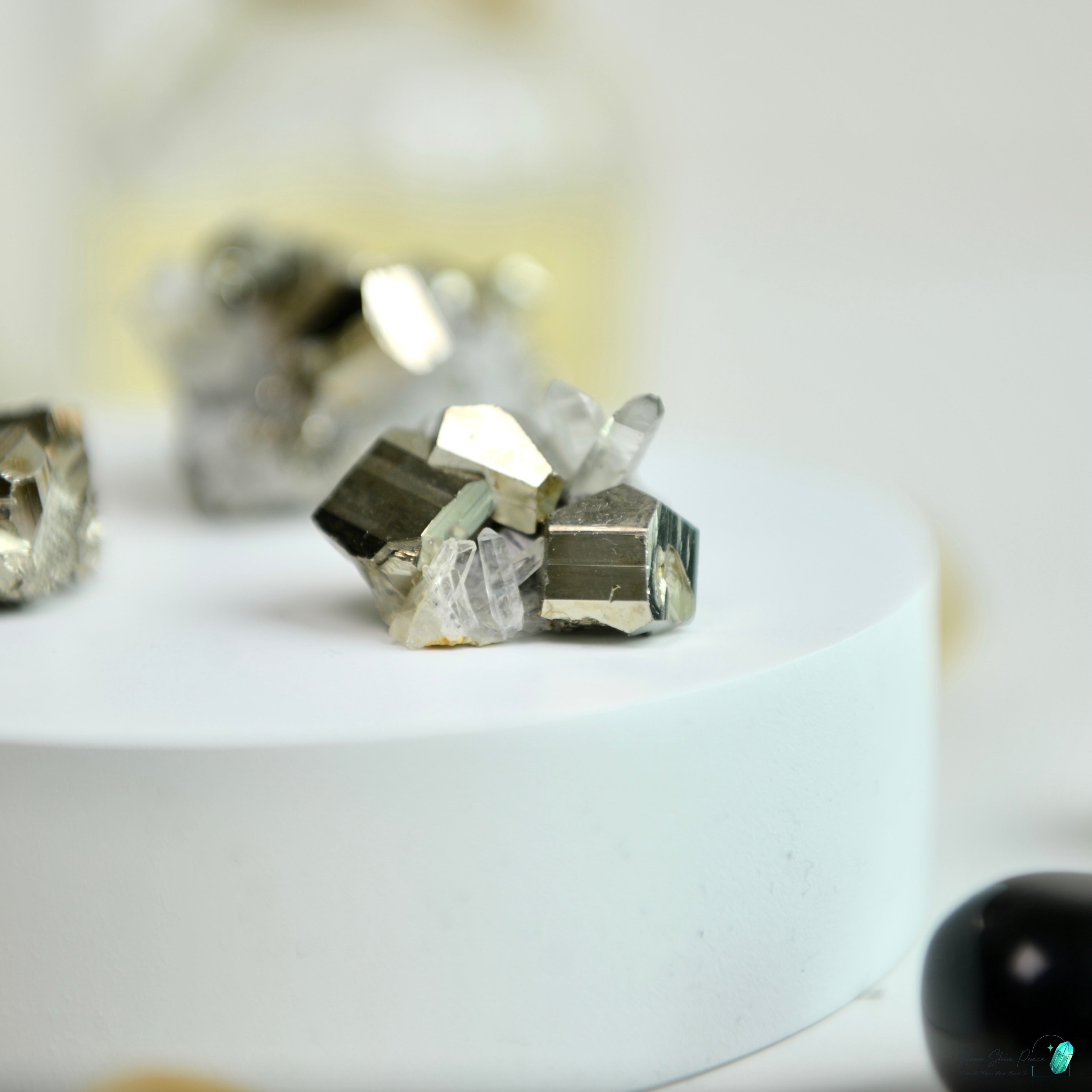 迷你印尼黃鐵礦白水晶共生 Baby Indonesian Pyrite with Clear Quartz Cluster