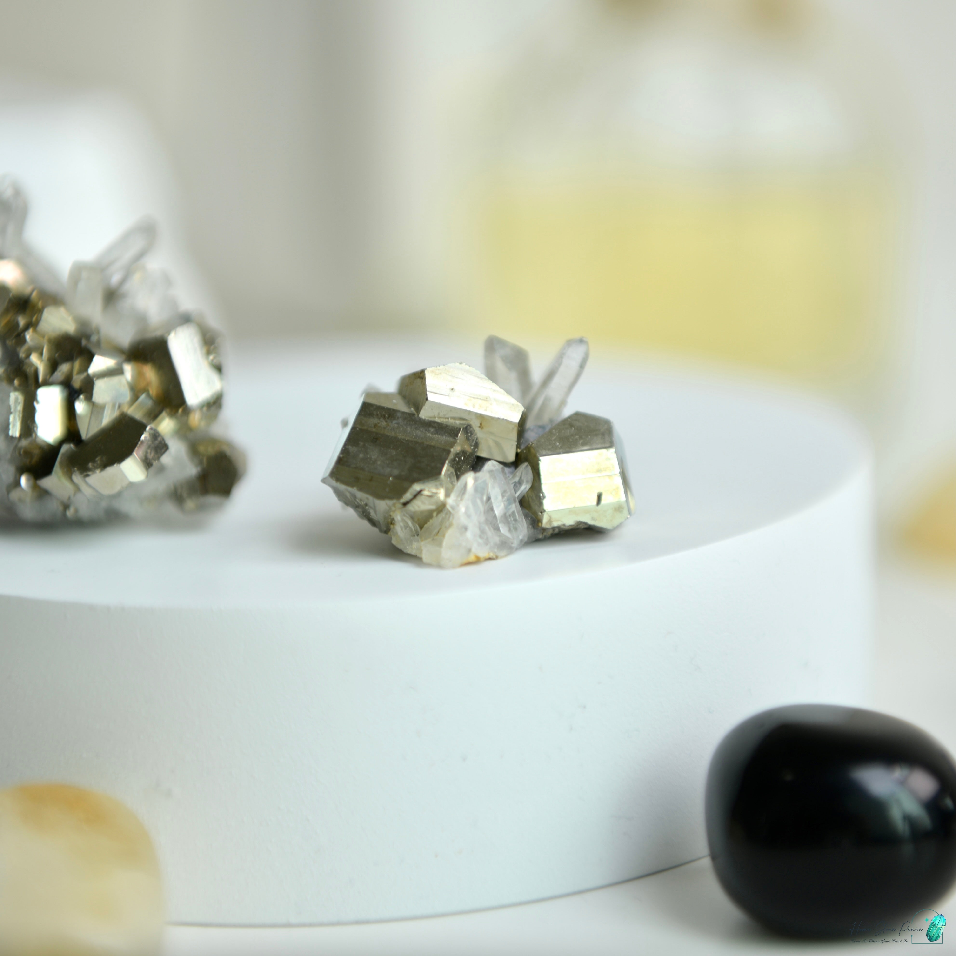 迷你印尼黃鐵礦白水晶共生 Baby Indonesian Pyrite with Clear Quartz Cluster