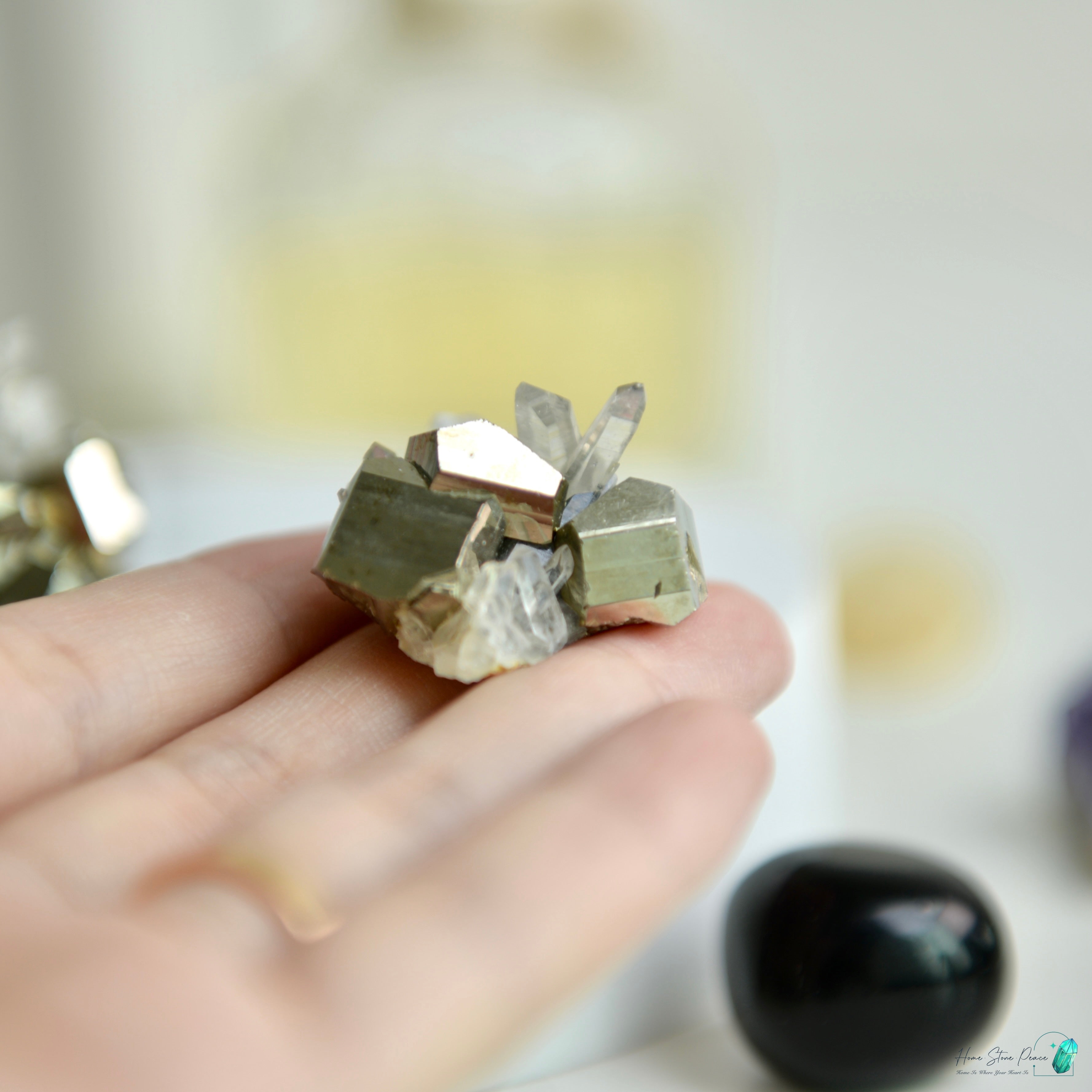 迷你印尼黃鐵礦白水晶共生 Baby Indonesian Pyrite with Clear Quartz Cluster