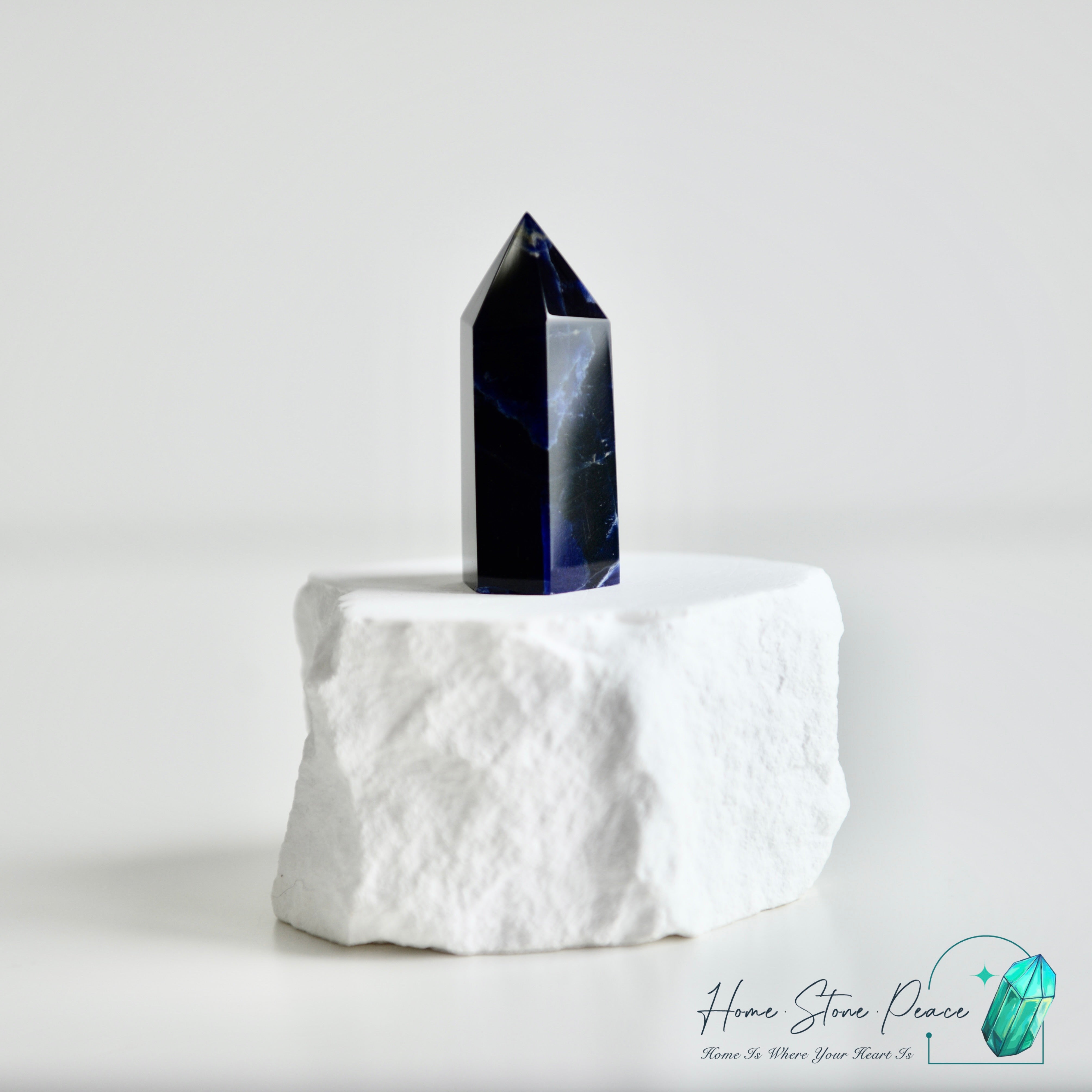 藍紋石柱 Sodalite Point