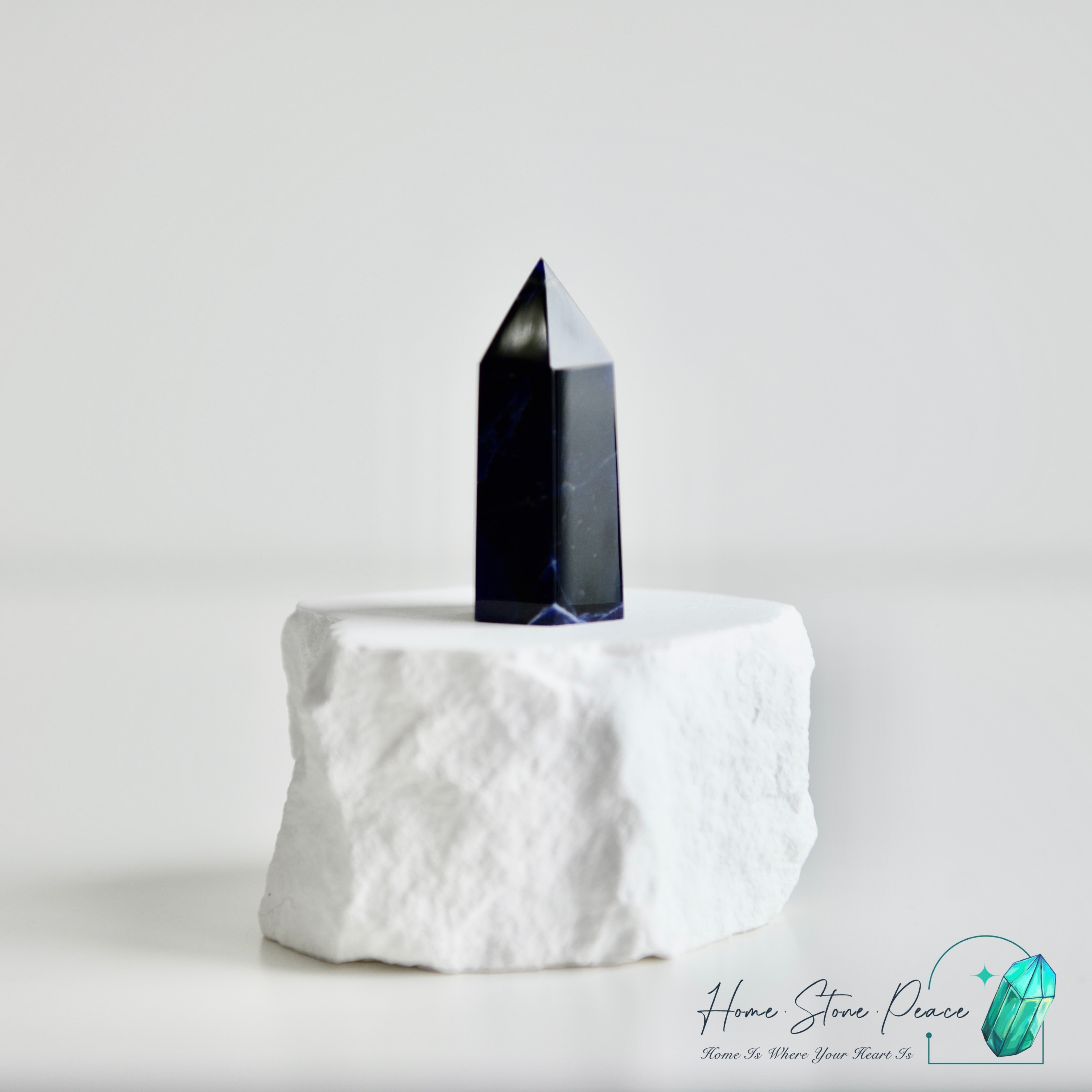 藍紋石柱 Sodalite Point