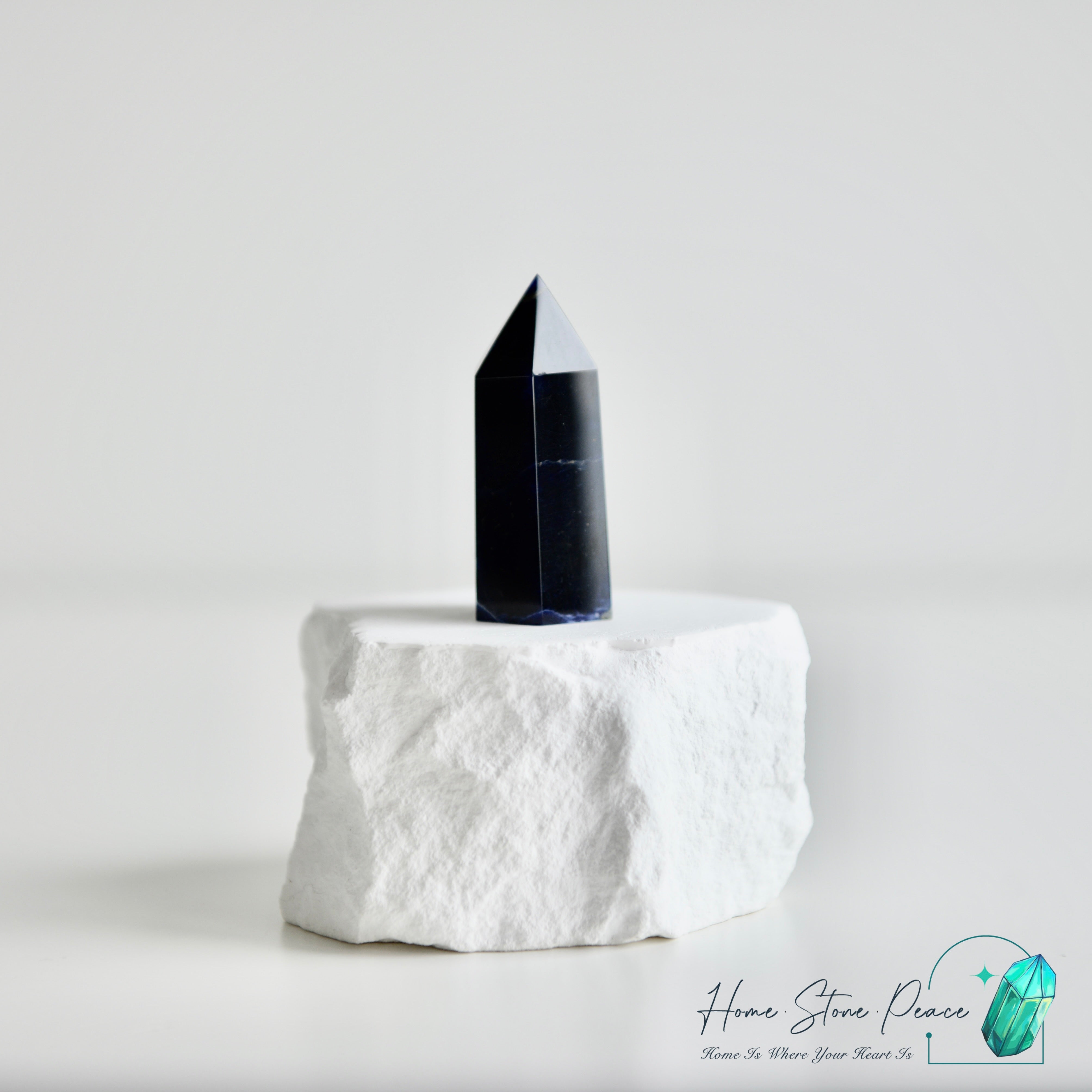 藍紋石柱 Sodalite Point
