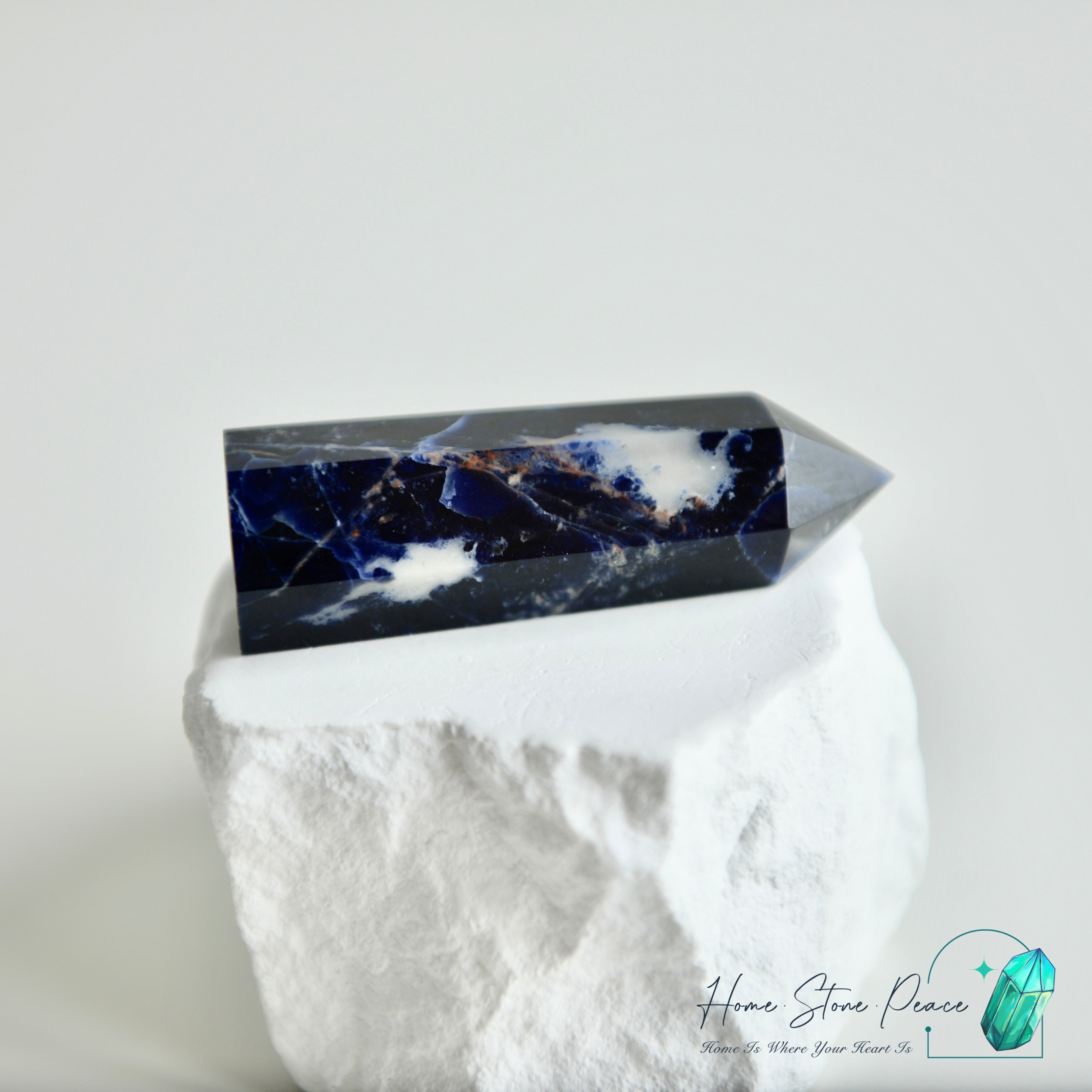藍紋石柱 Sodalite Point