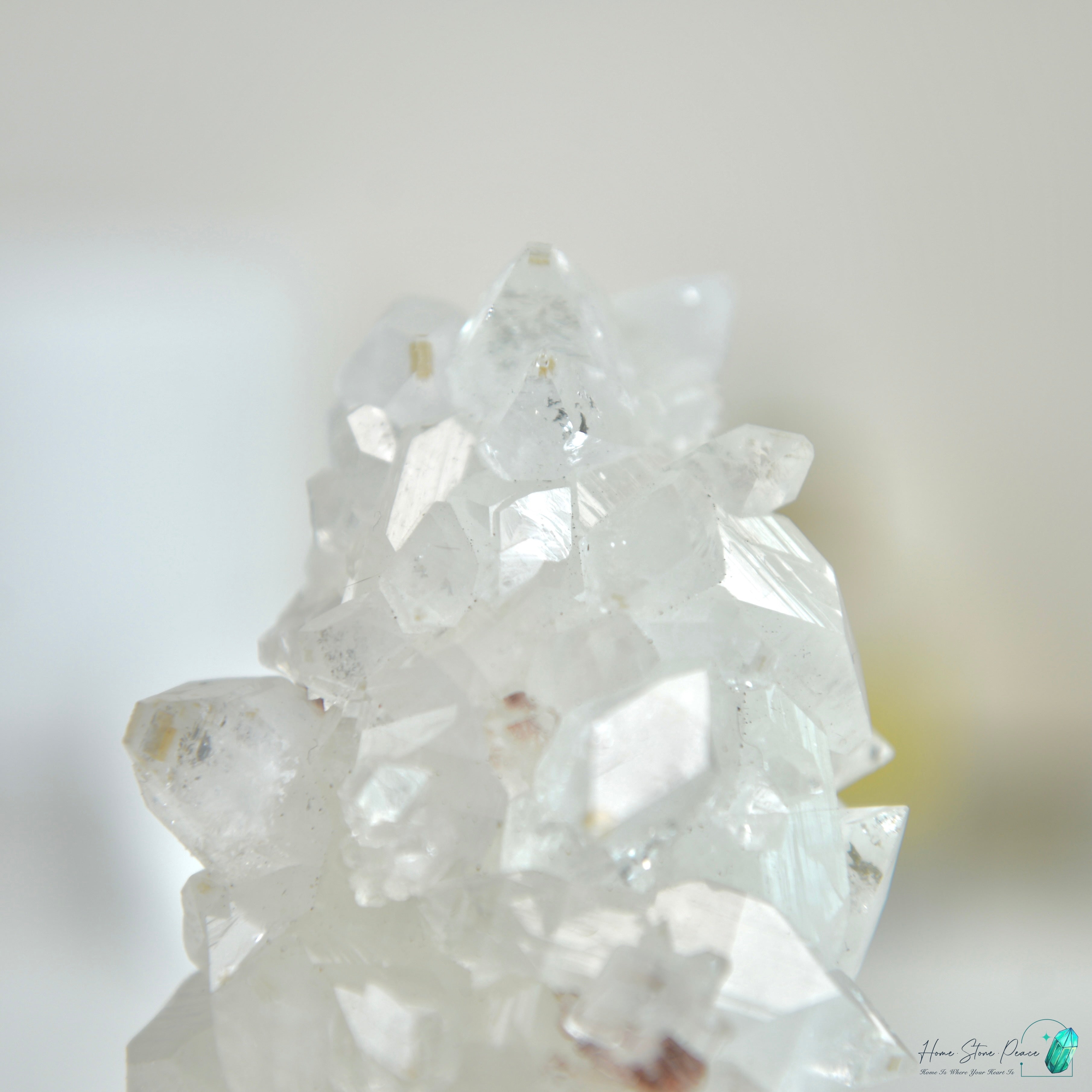 鑽石魚眼石紅色沸石共生 Diamond Apophyllite Cluster with Red Zeolite