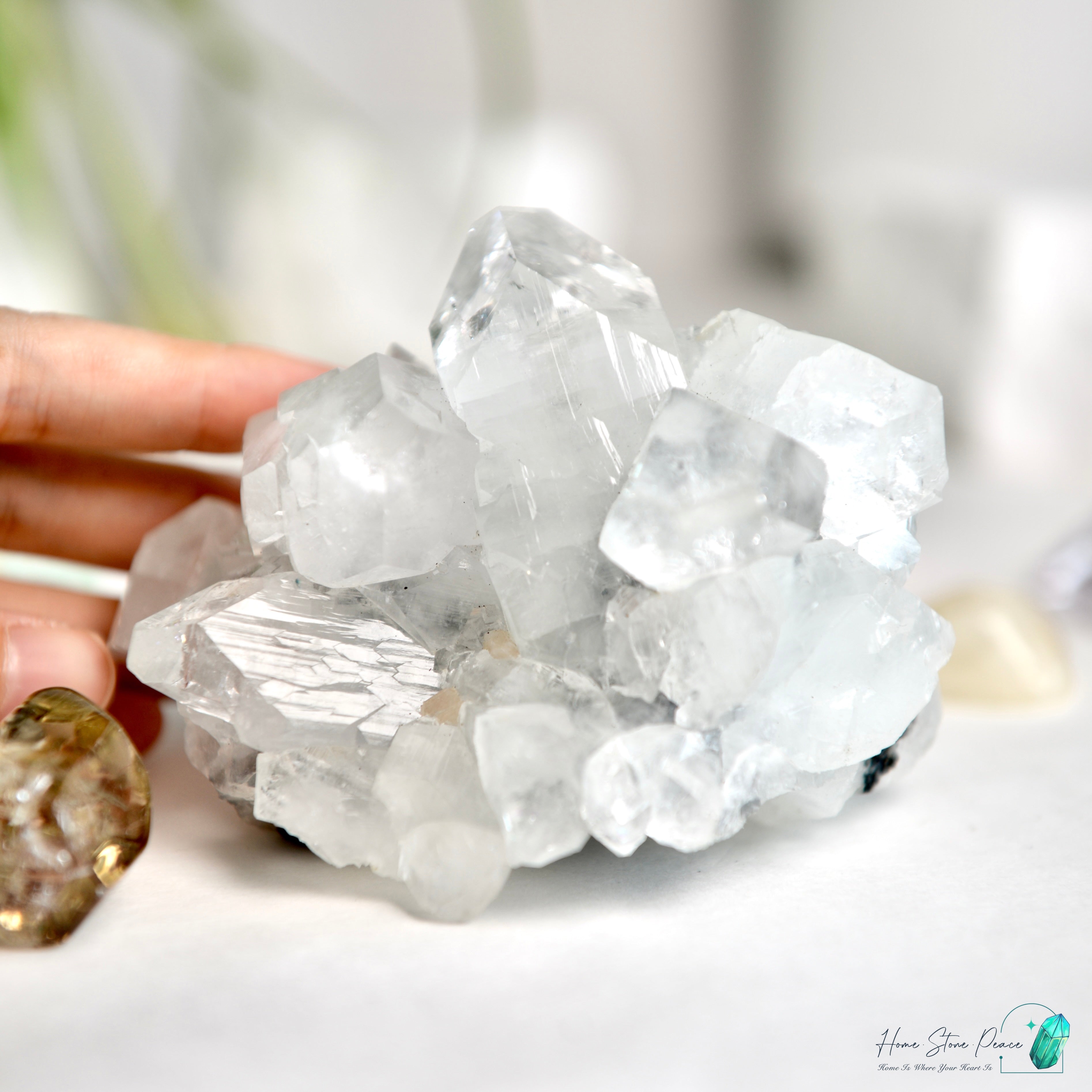大顆鑽石魚眼石 Diamond Apophyllite Cluster