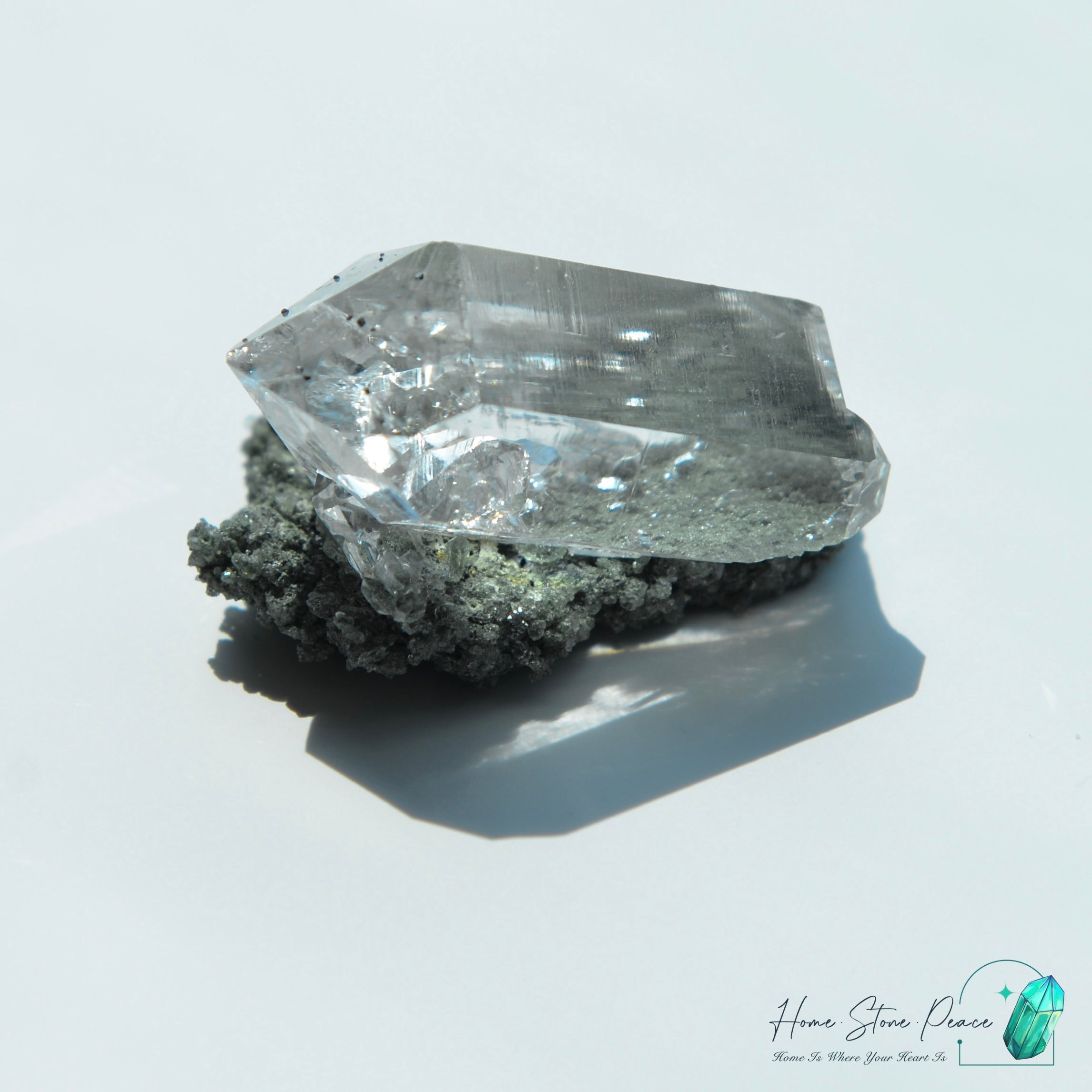 喜馬拉雅山晶中晶綠幽靈共生水晶 Himalayan Manifestation Quartz with Green Phantom (Chlorite)