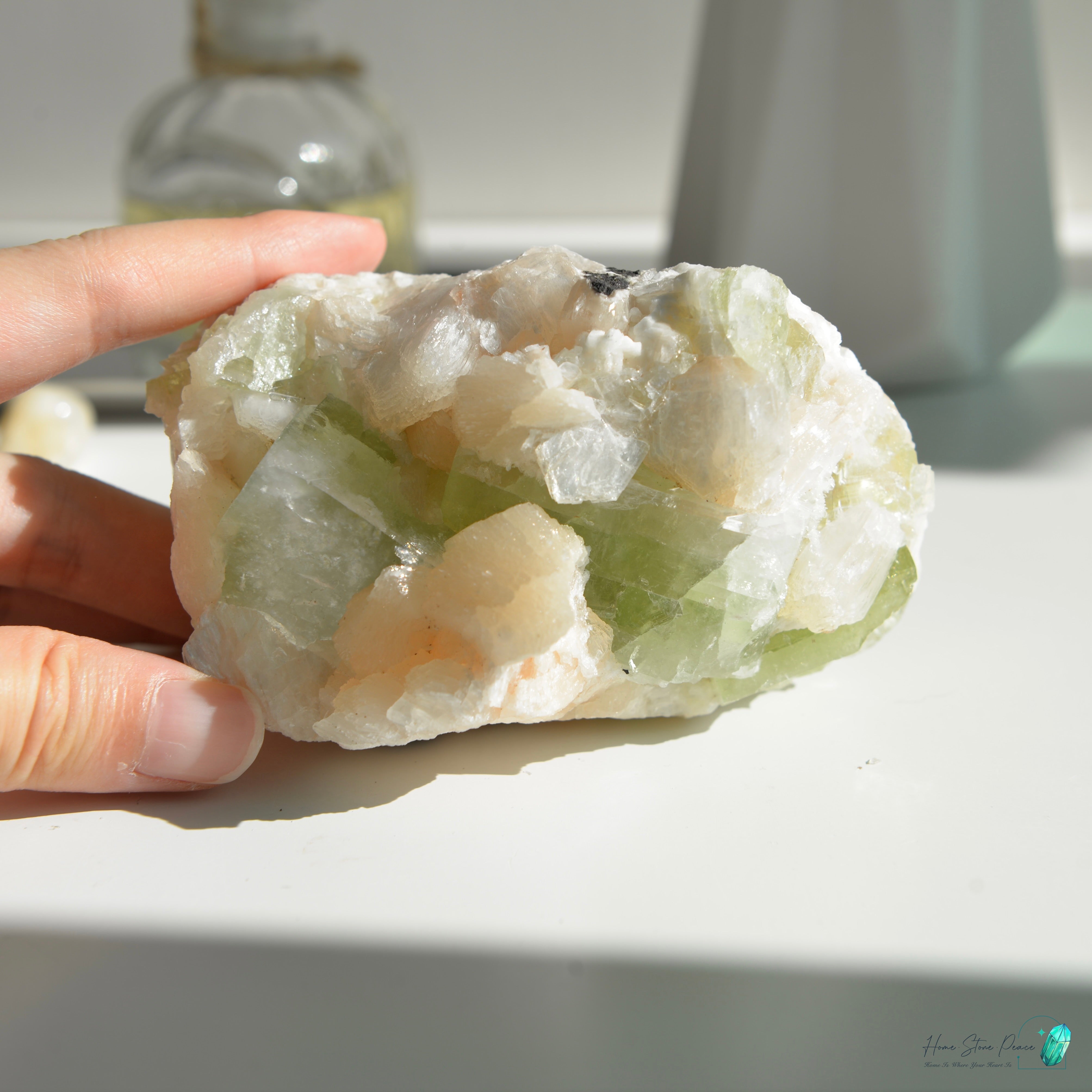精品印度大顆綠魚眼石橙輝沸石共生原石 Green Apophyllite with Peach Stilbite Cluster