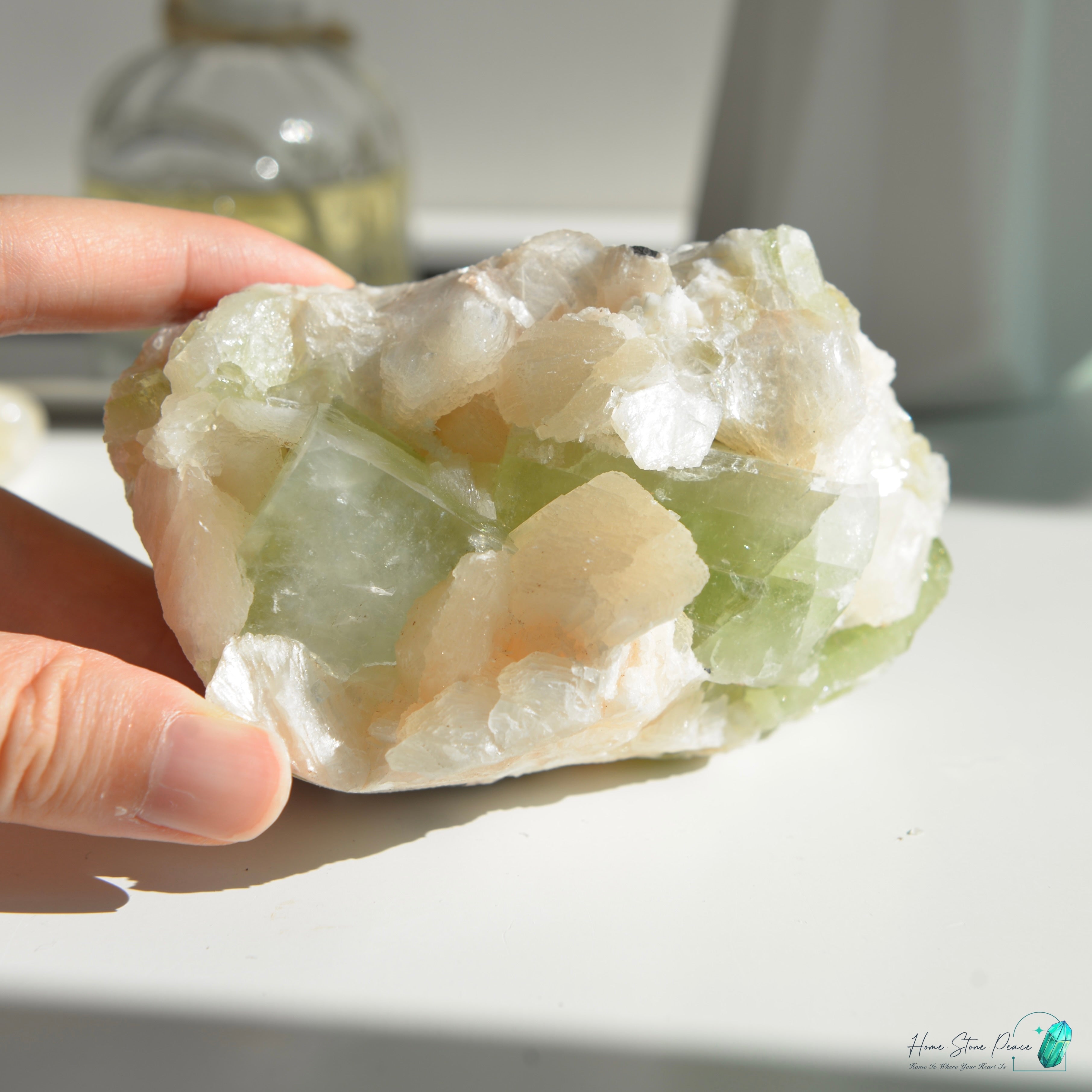 精品印度大顆綠魚眼石橙輝沸石共生原石 Green Apophyllite with Peach Stilbite Cluster
