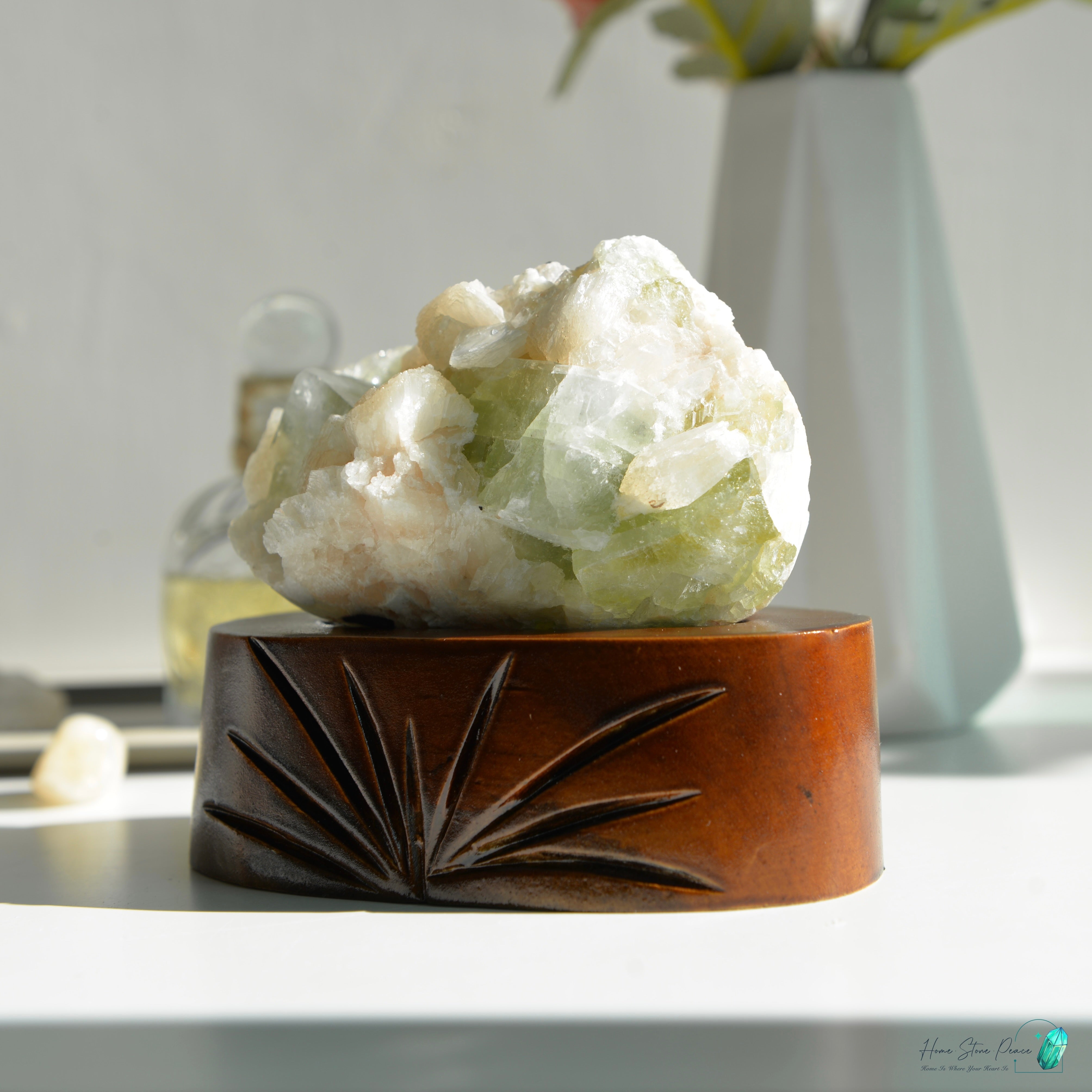 精品印度大顆綠魚眼石橙輝沸石共生原石 Green Apophyllite with Peach Stilbite Cluster