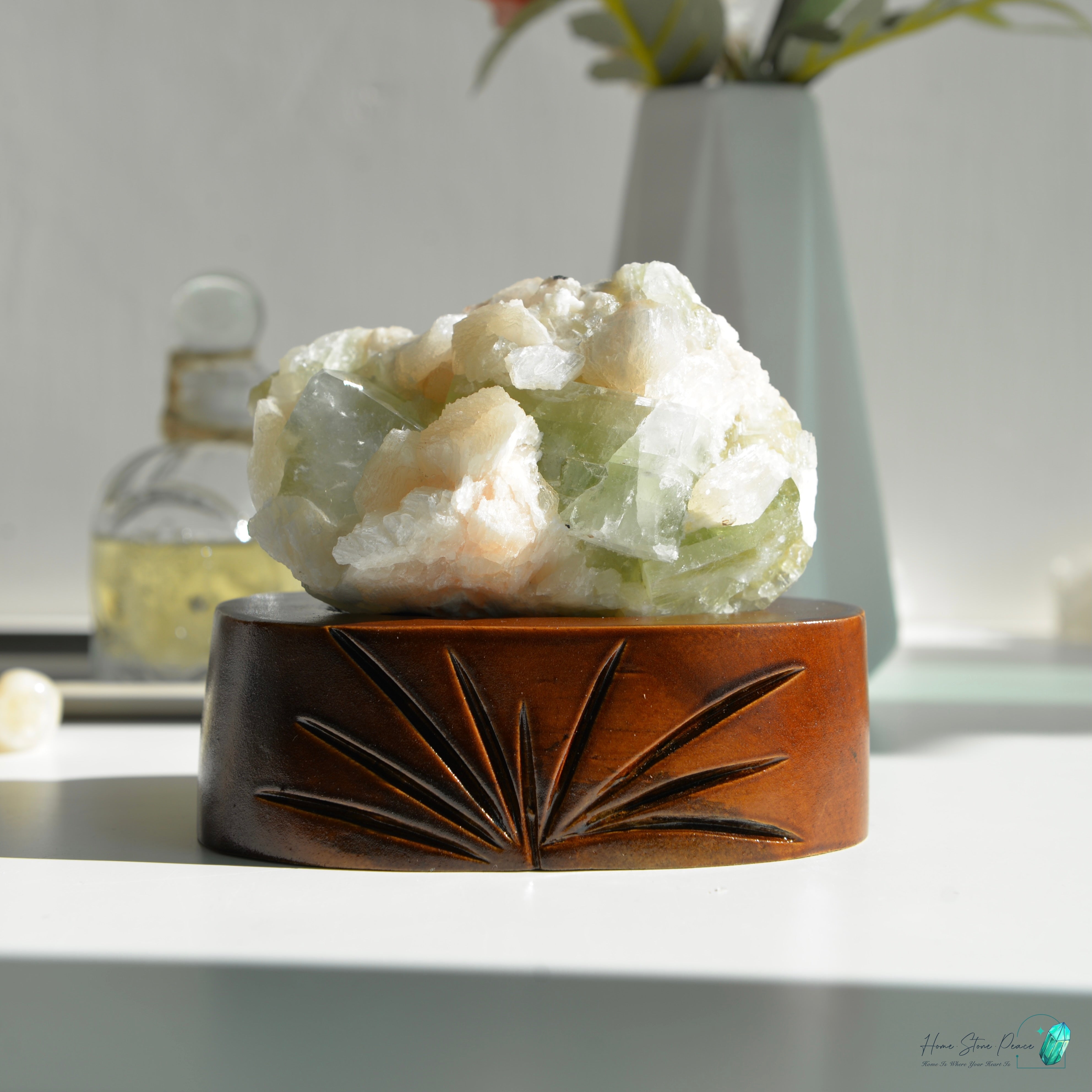 精品印度大顆綠魚眼石橙輝沸石共生原石 Green Apophyllite with Peach Stilbite Cluster