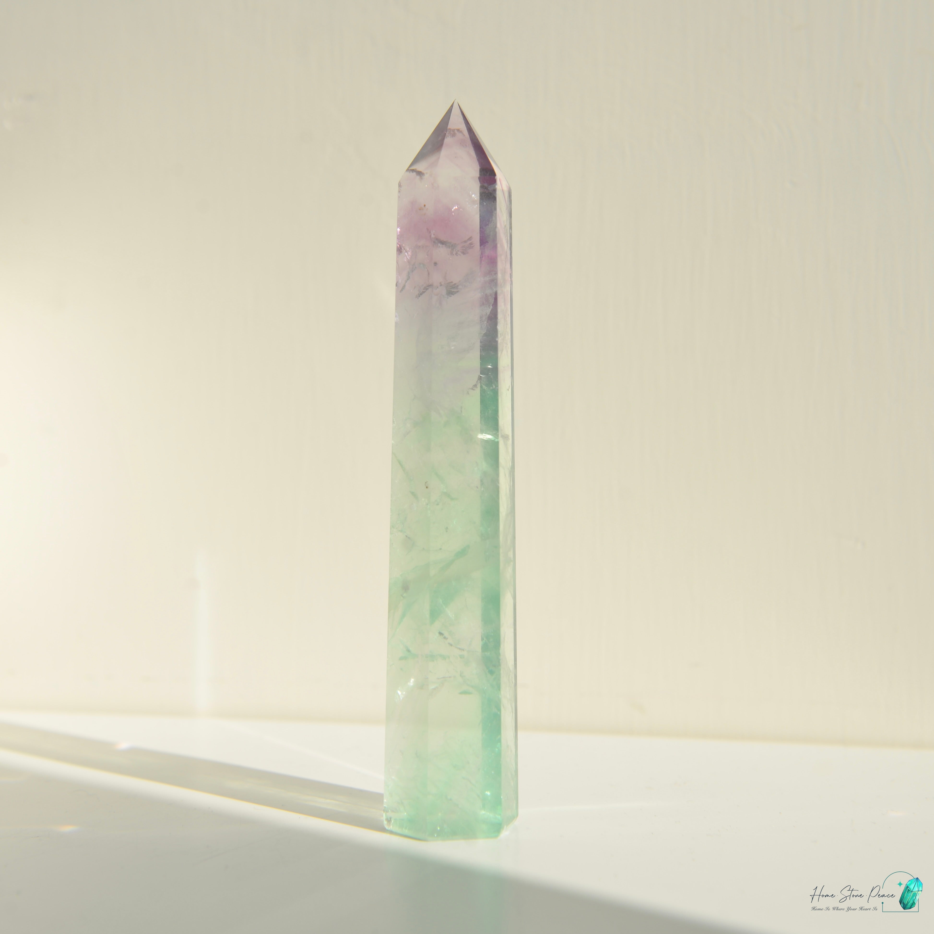 半透明螢石柱 Fluorite Tower