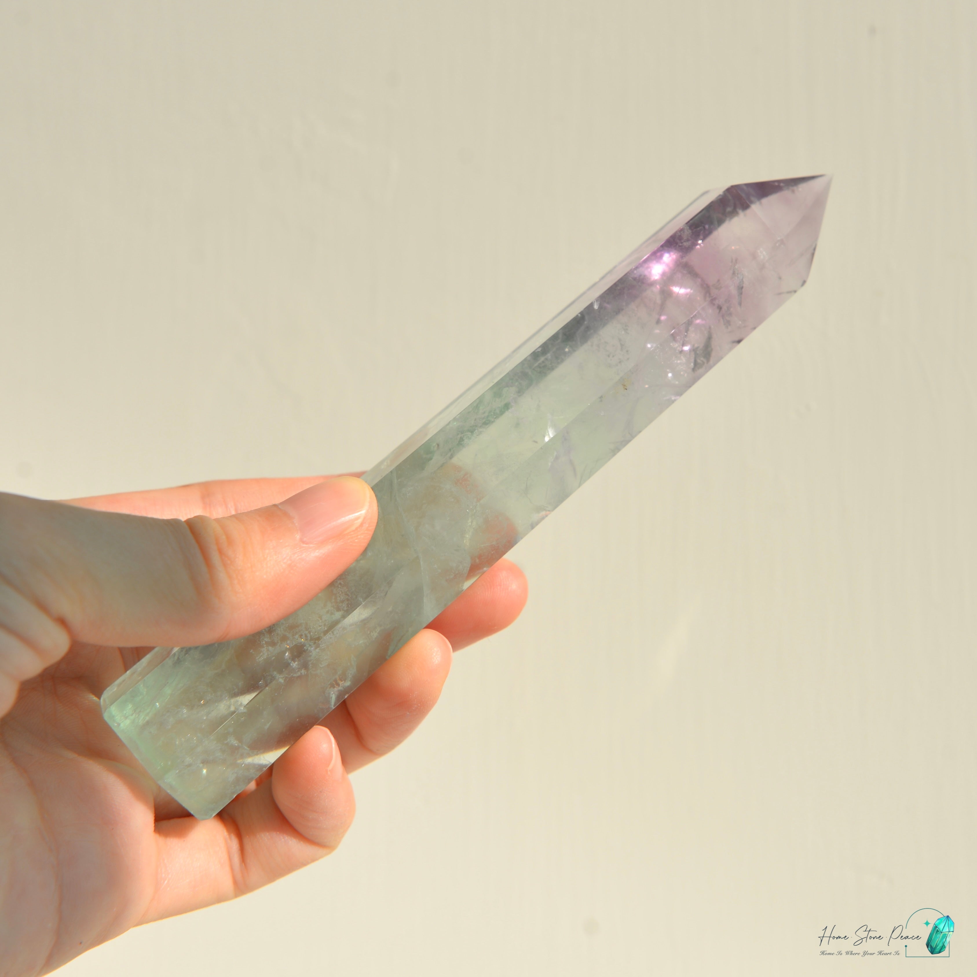 半透明螢石柱 Fluorite Tower