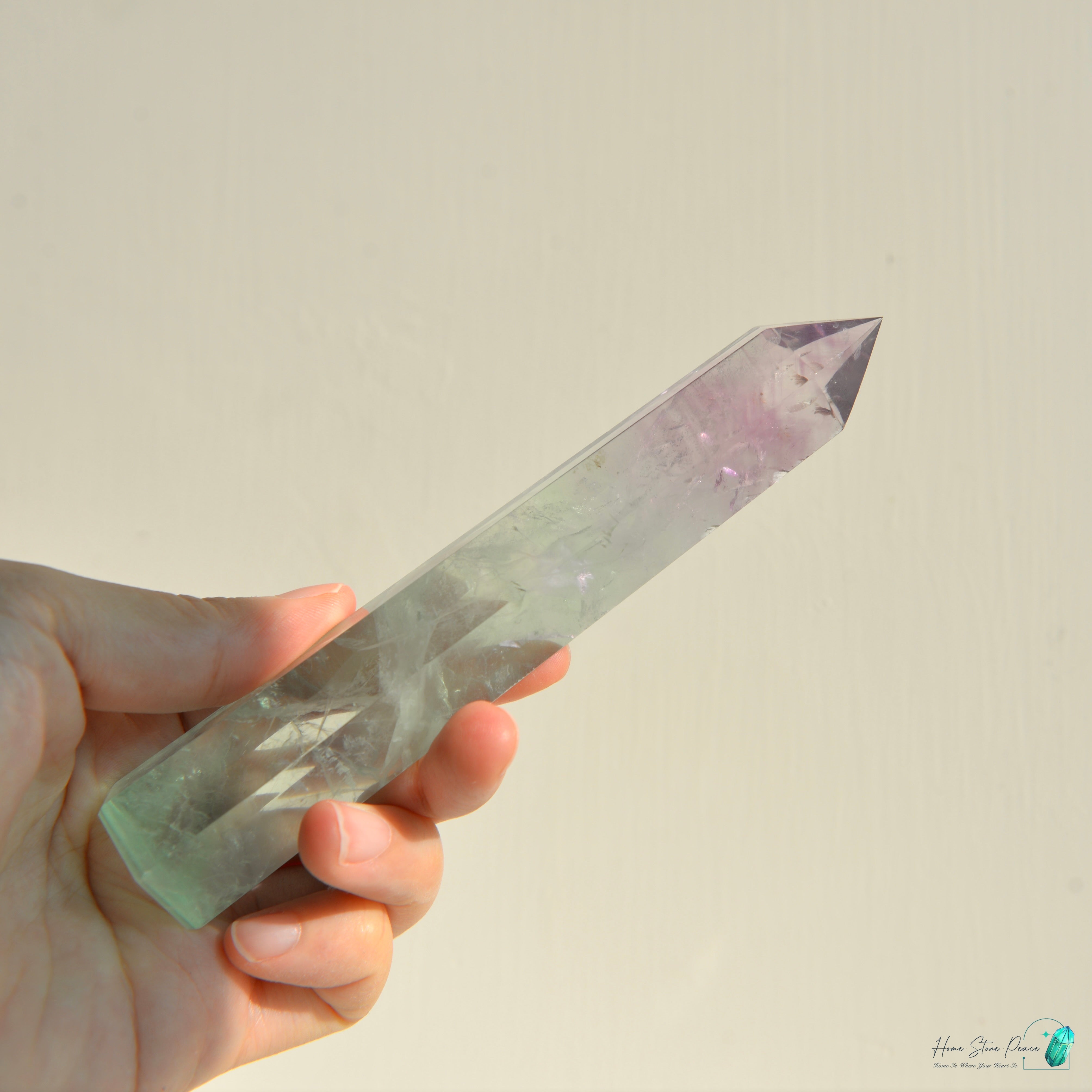 半透明螢石柱 Fluorite Tower