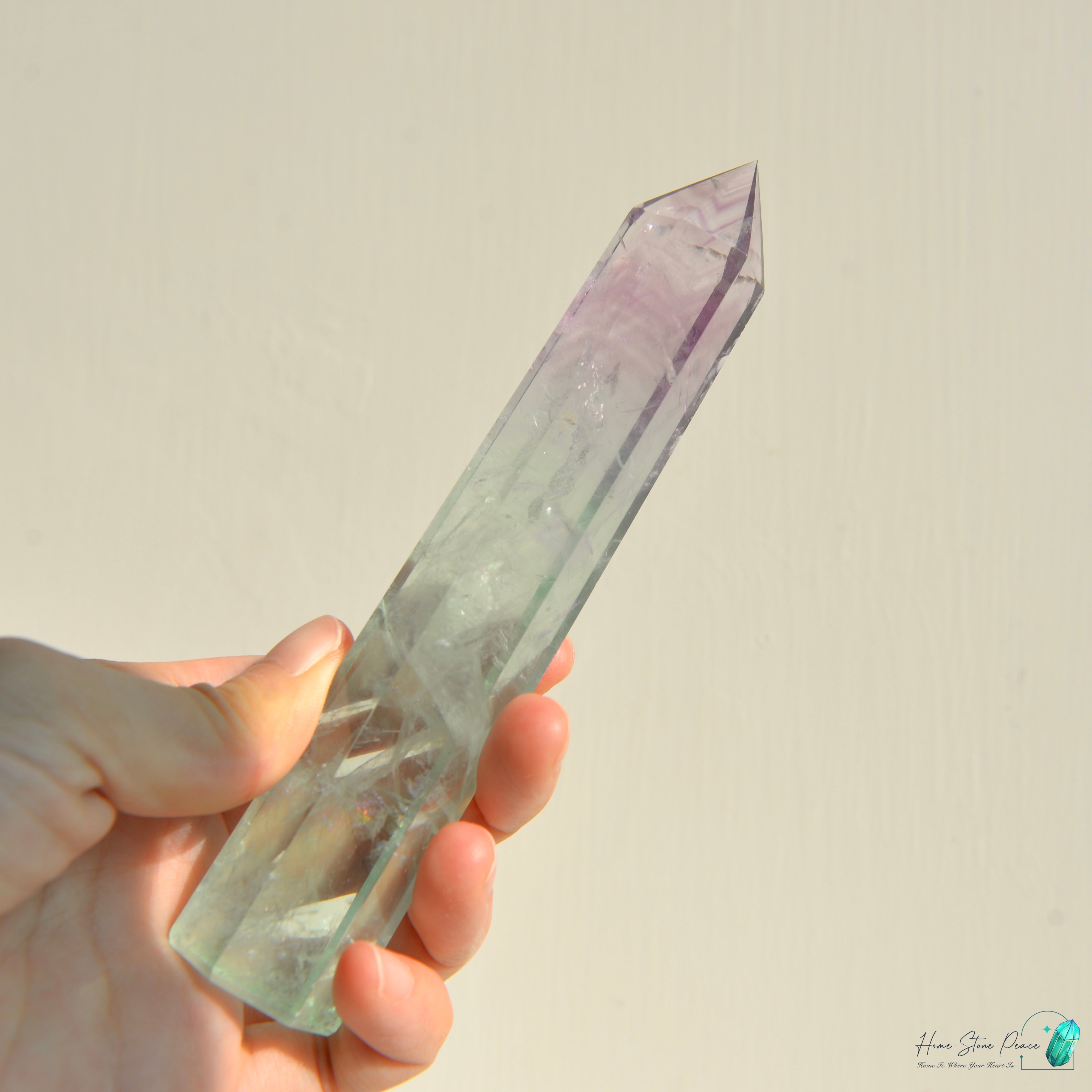 半透明螢石柱 Fluorite Tower