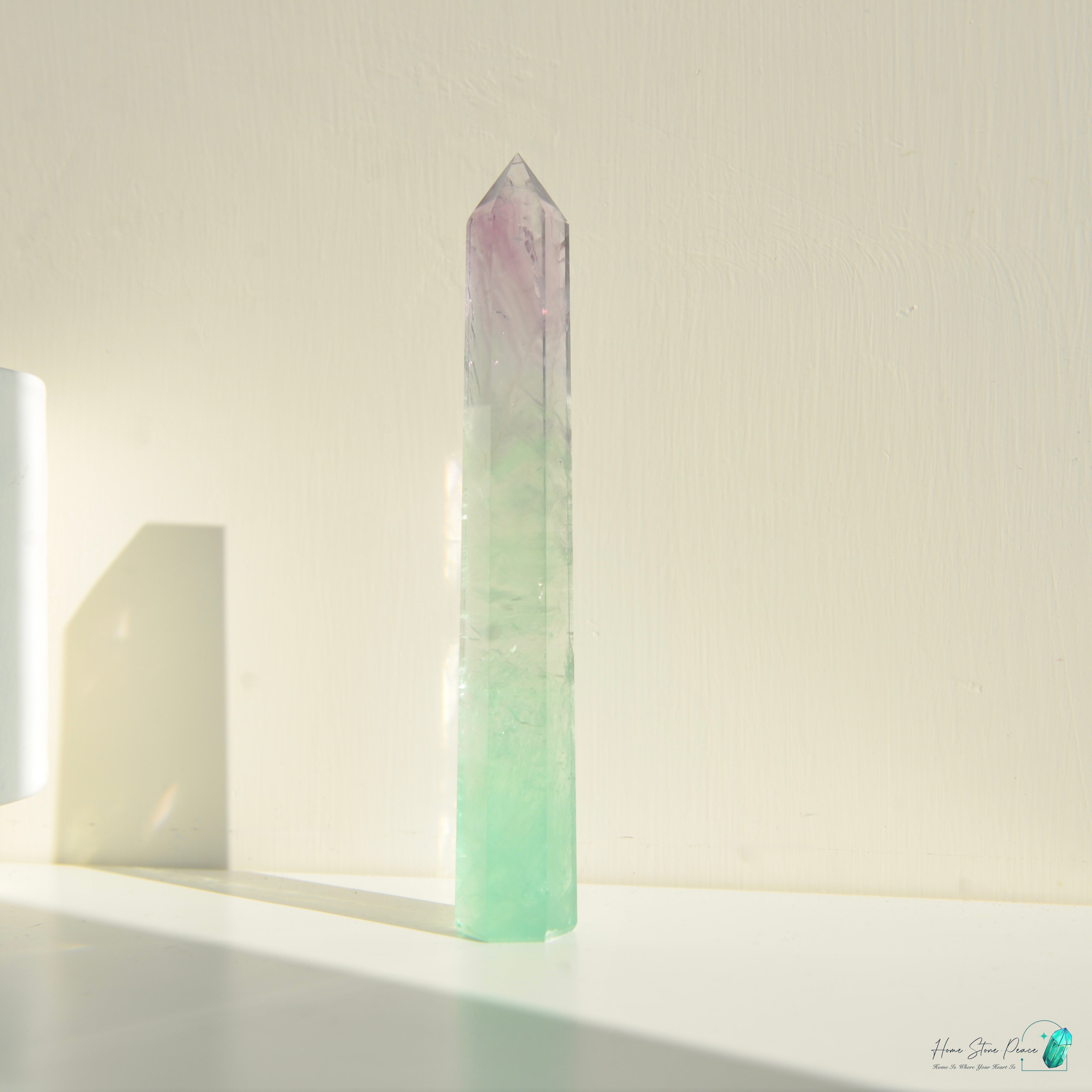 半透明螢石柱 Fluorite Tower