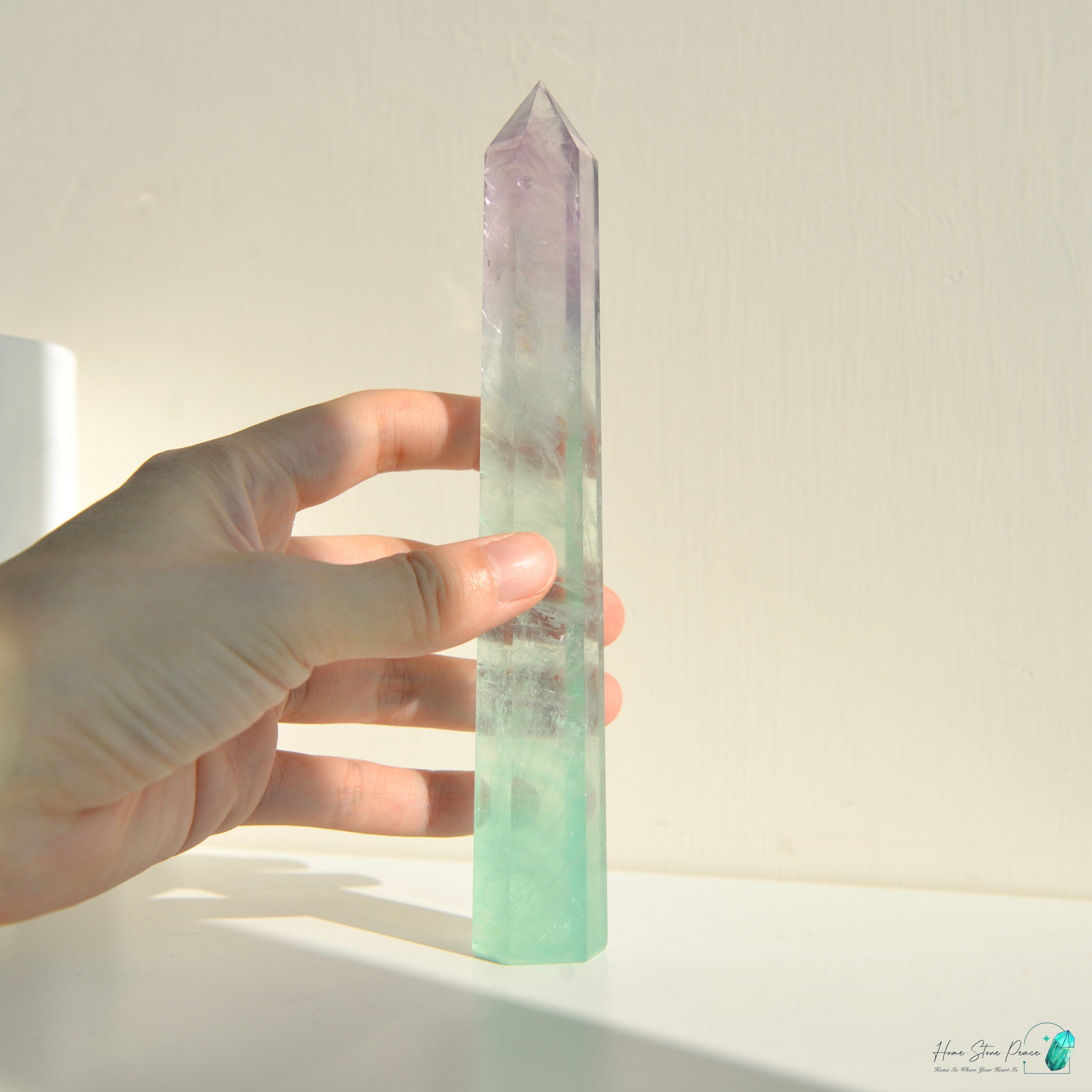 半透明螢石柱 Fluorite Tower