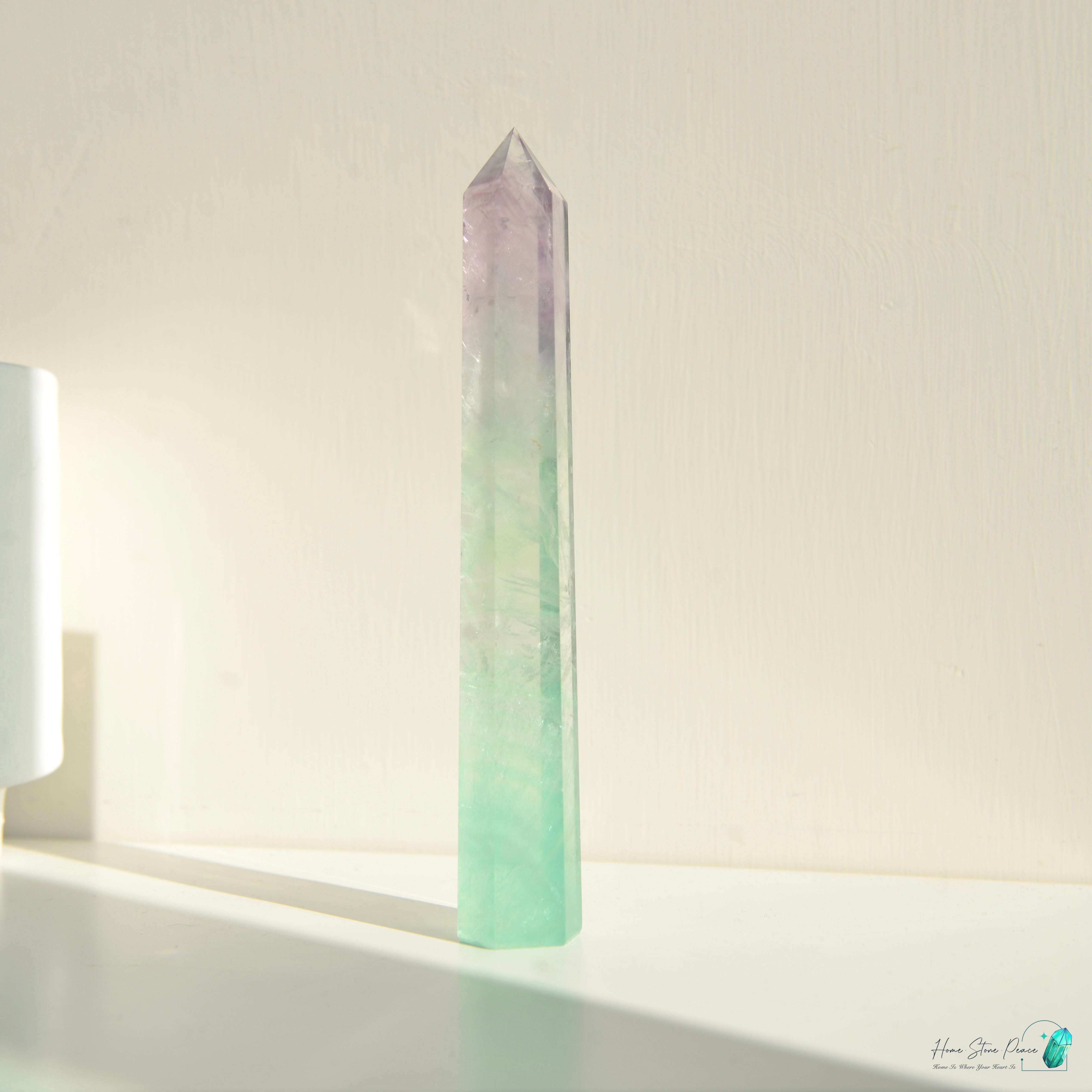 半透明螢石柱 Fluorite Tower