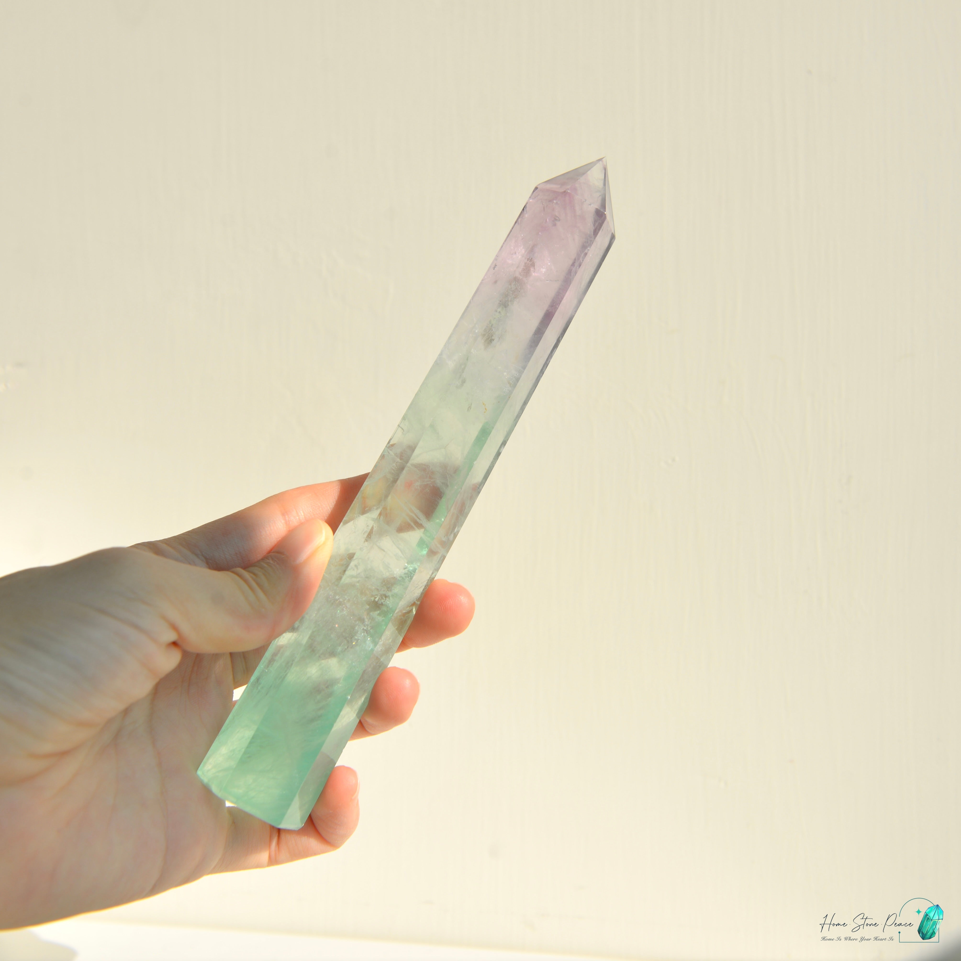 半透明螢石柱 Fluorite Tower